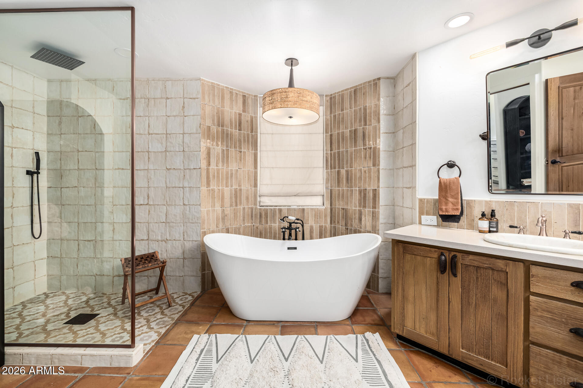 10801 E HAPPY VALLEY Road 24