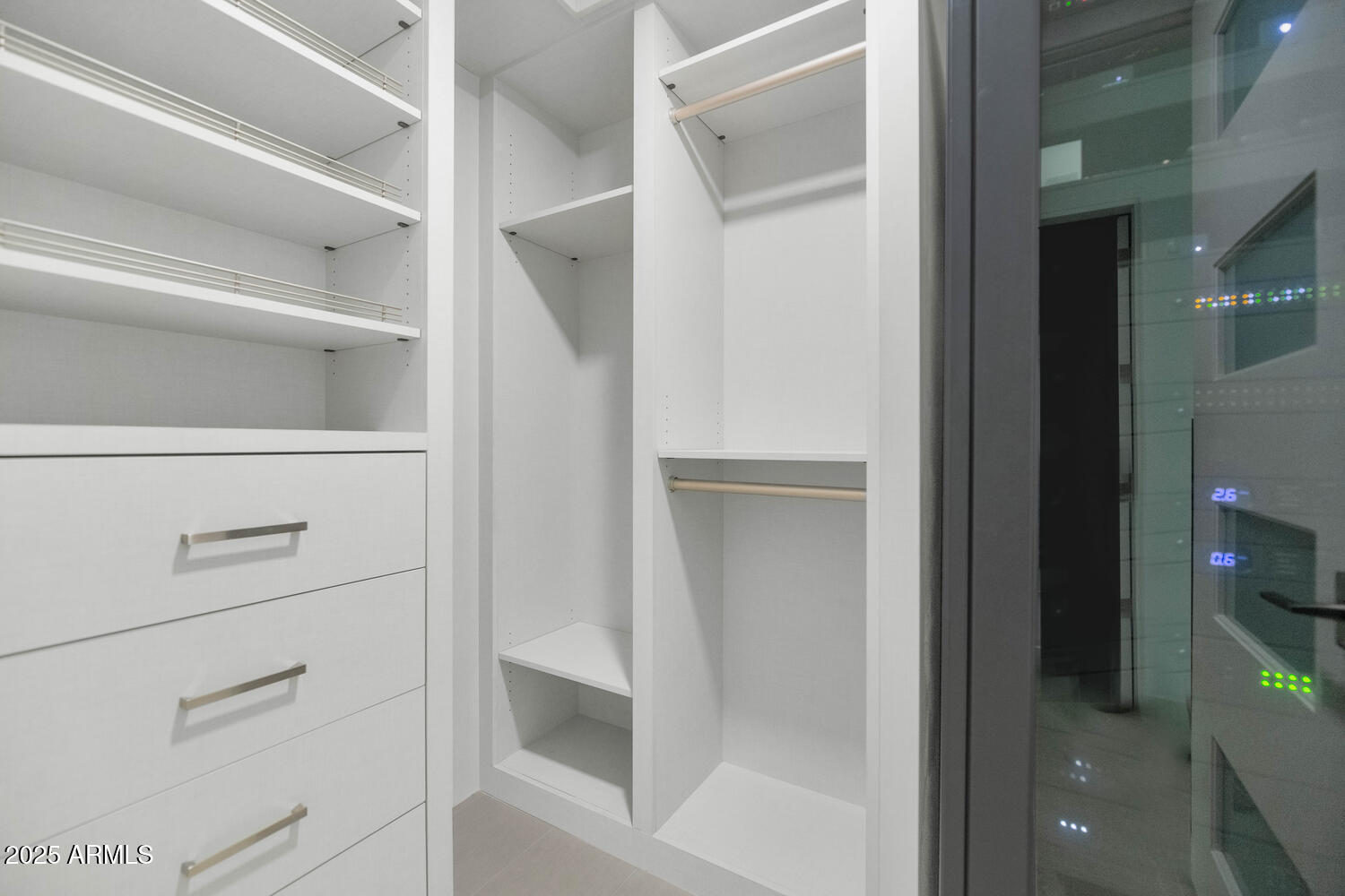 6587 N PALMERAIE Boulevard 2007