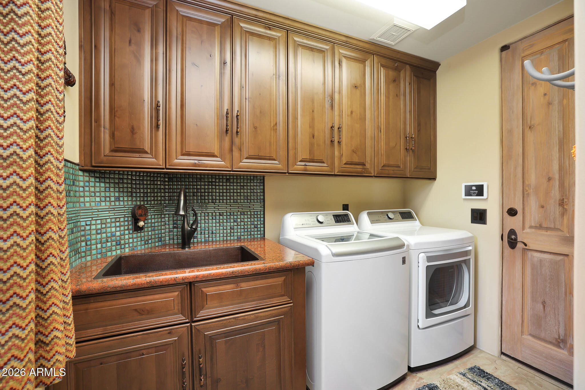 11023 E DE LA O Road