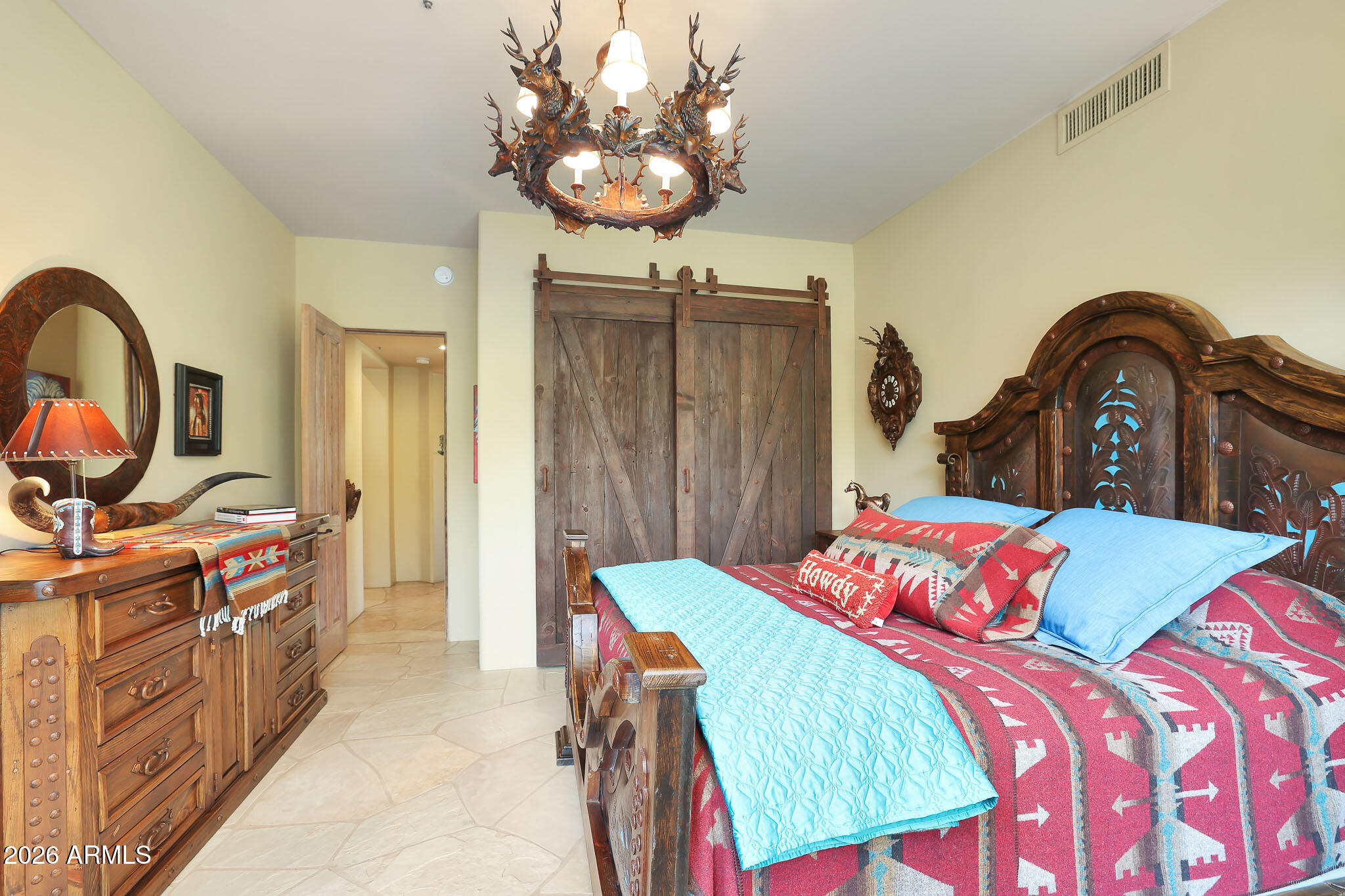 11023 E DE LA O Road