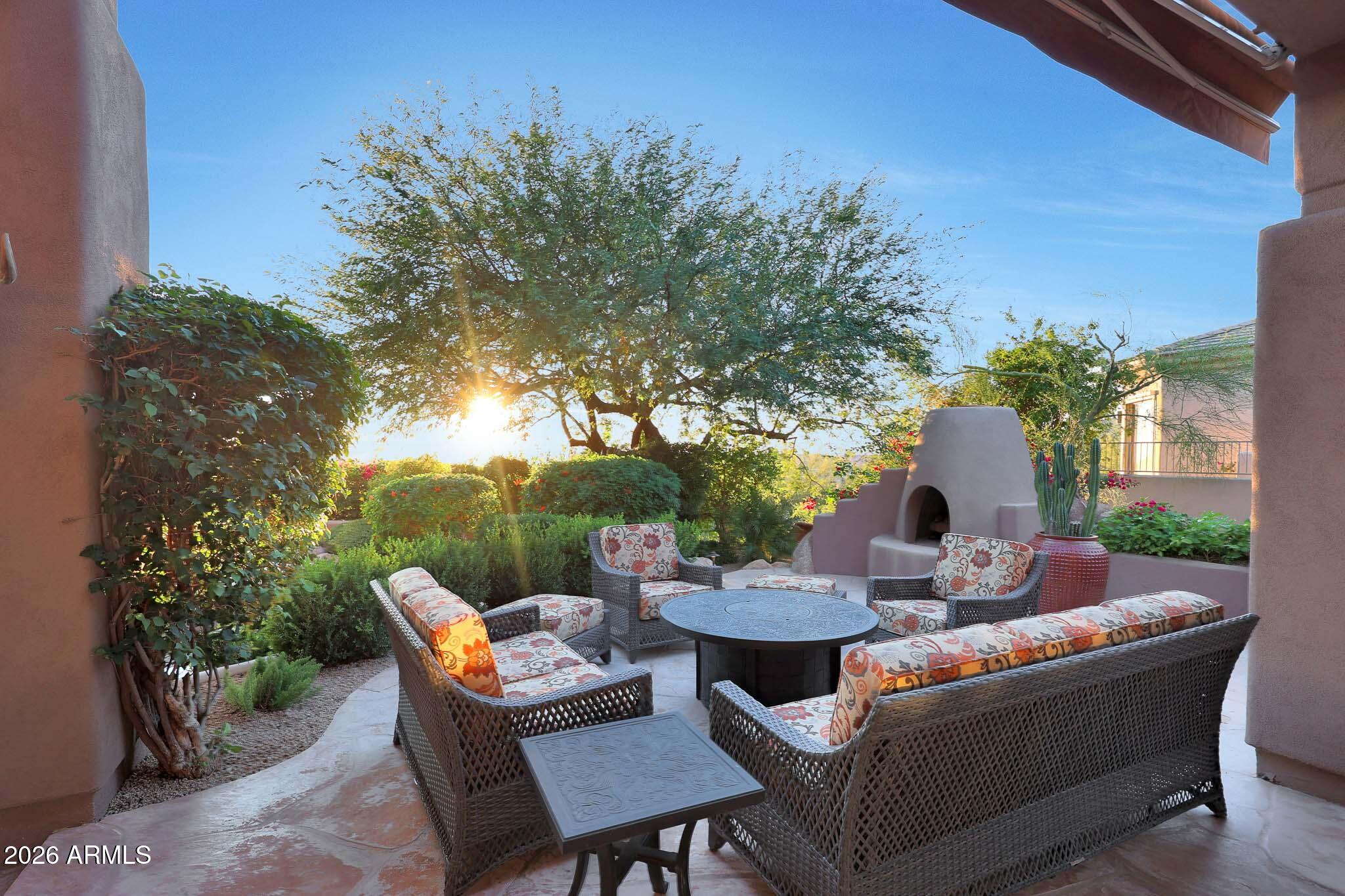 11023 E DE LA O Road