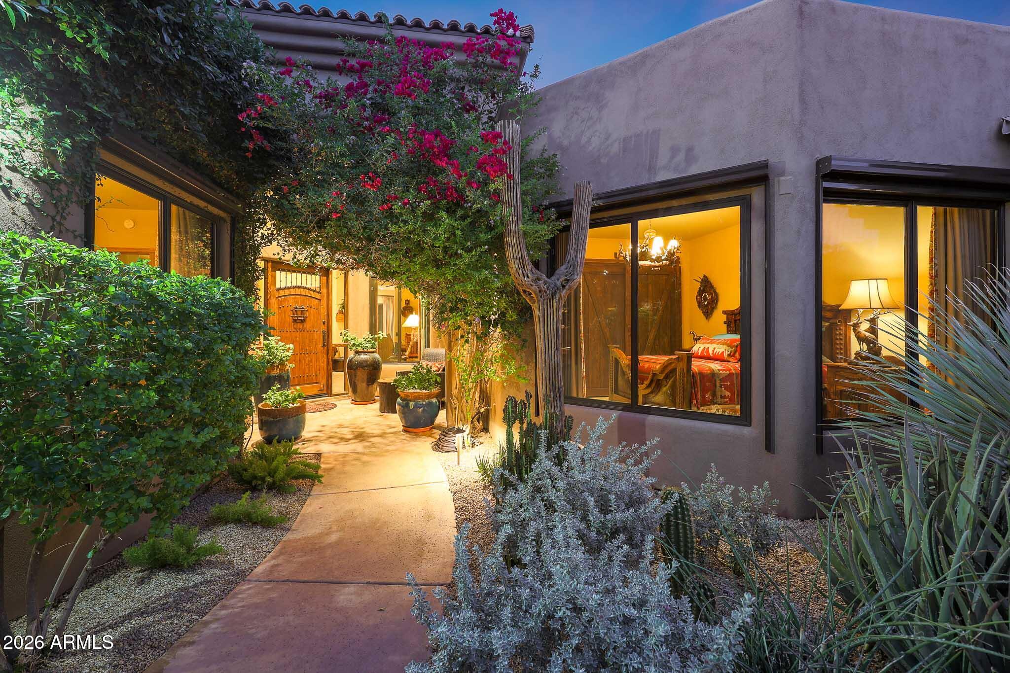 11023 E DE LA O Road