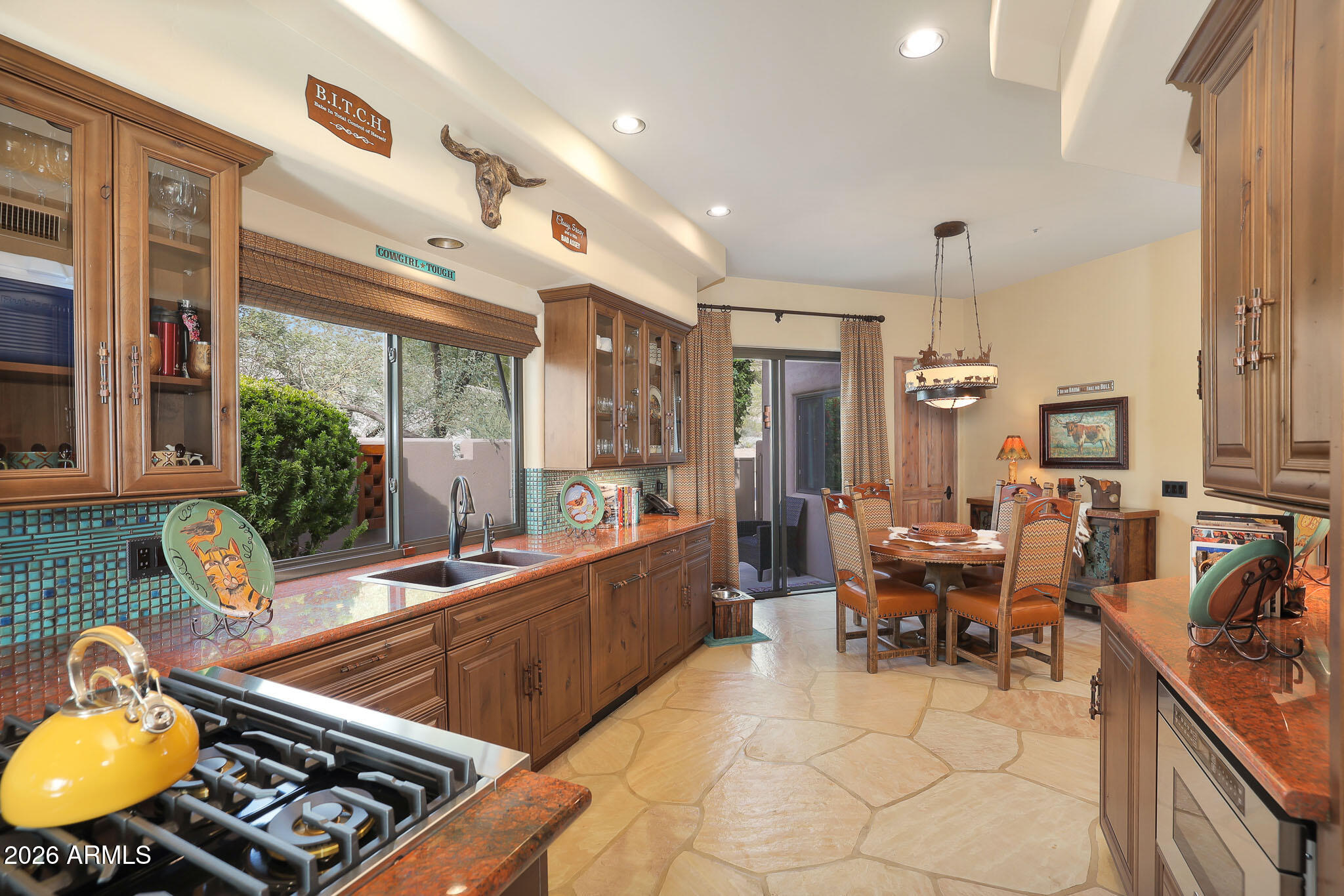 11023 E DE LA O Road