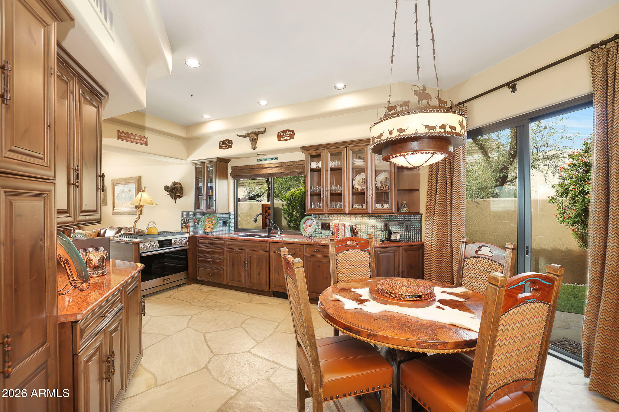 11023 E DE LA O Road