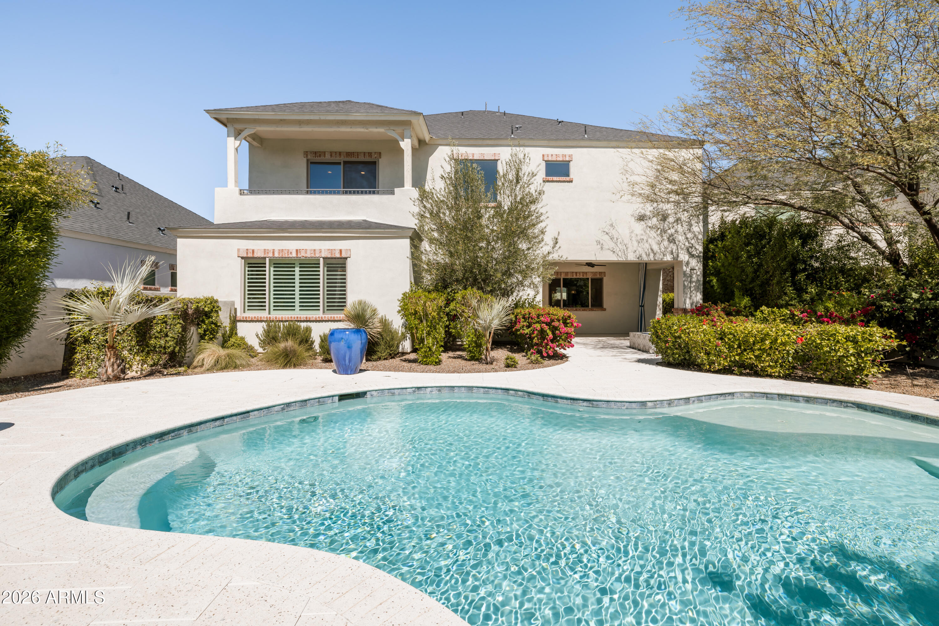 625 W Echo Lane