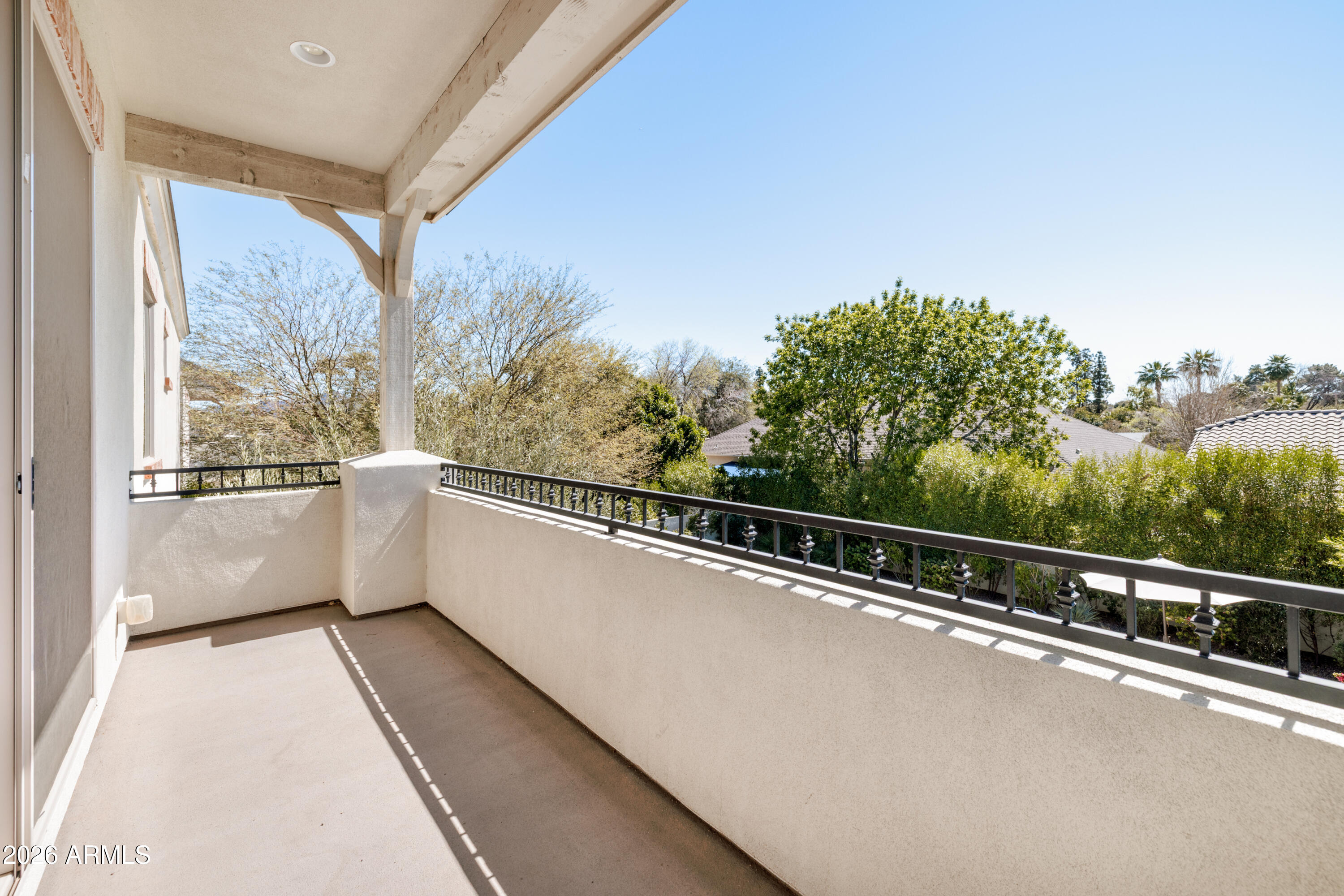 625 W Echo Lane