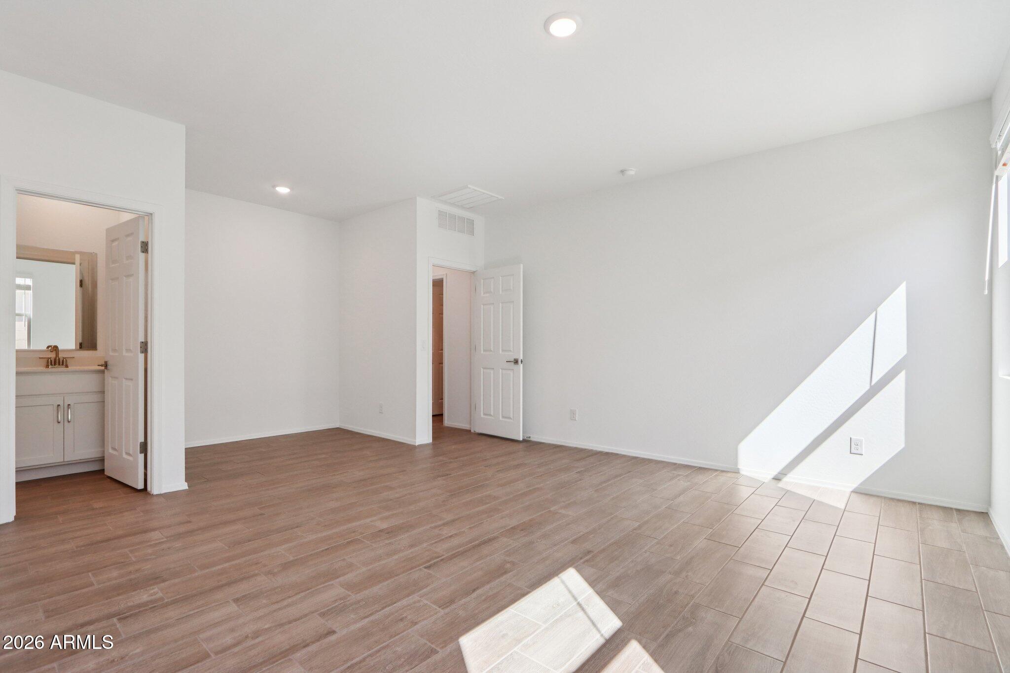 24265 W BOWKER Street