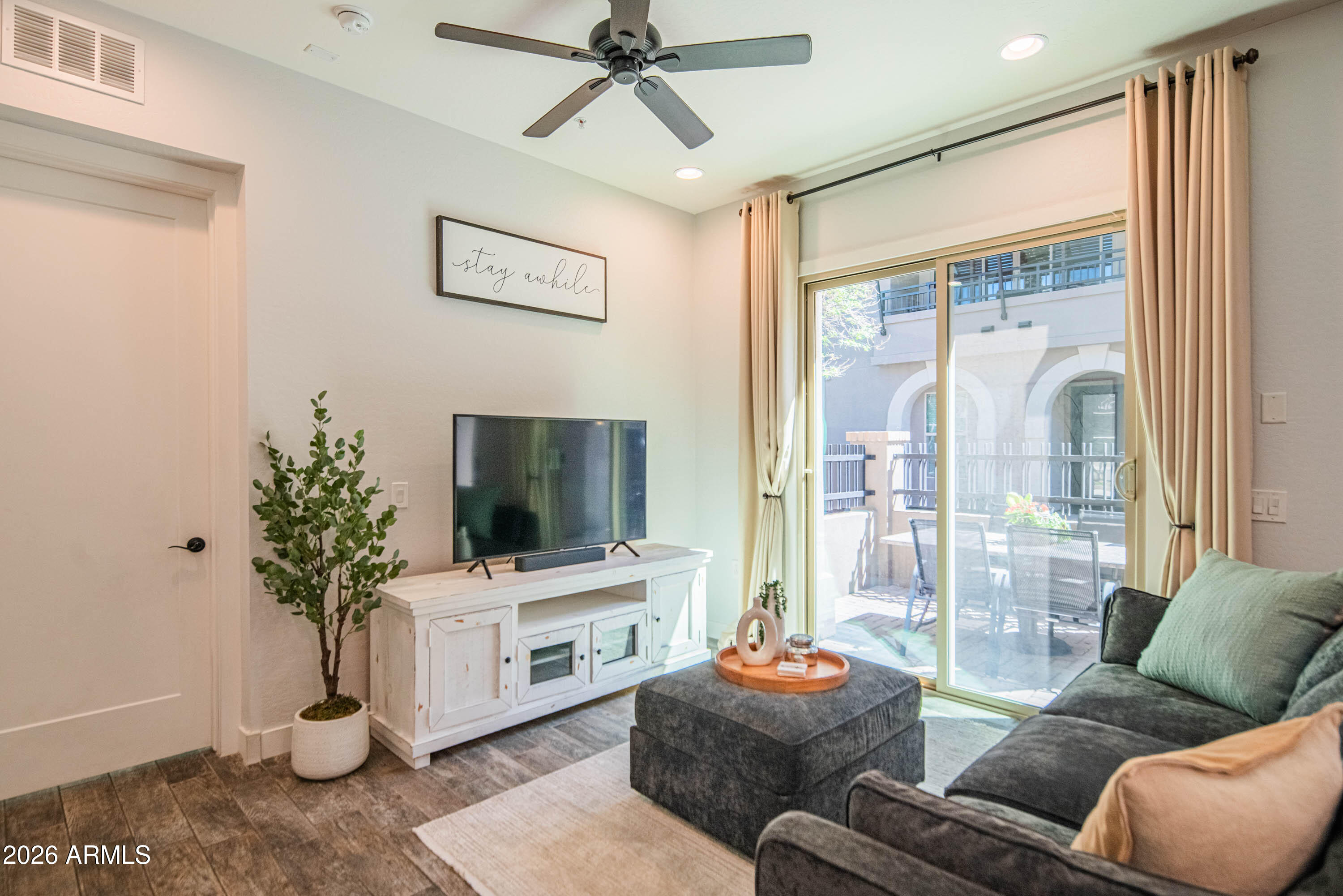 6565 E THOMAS Road 1129