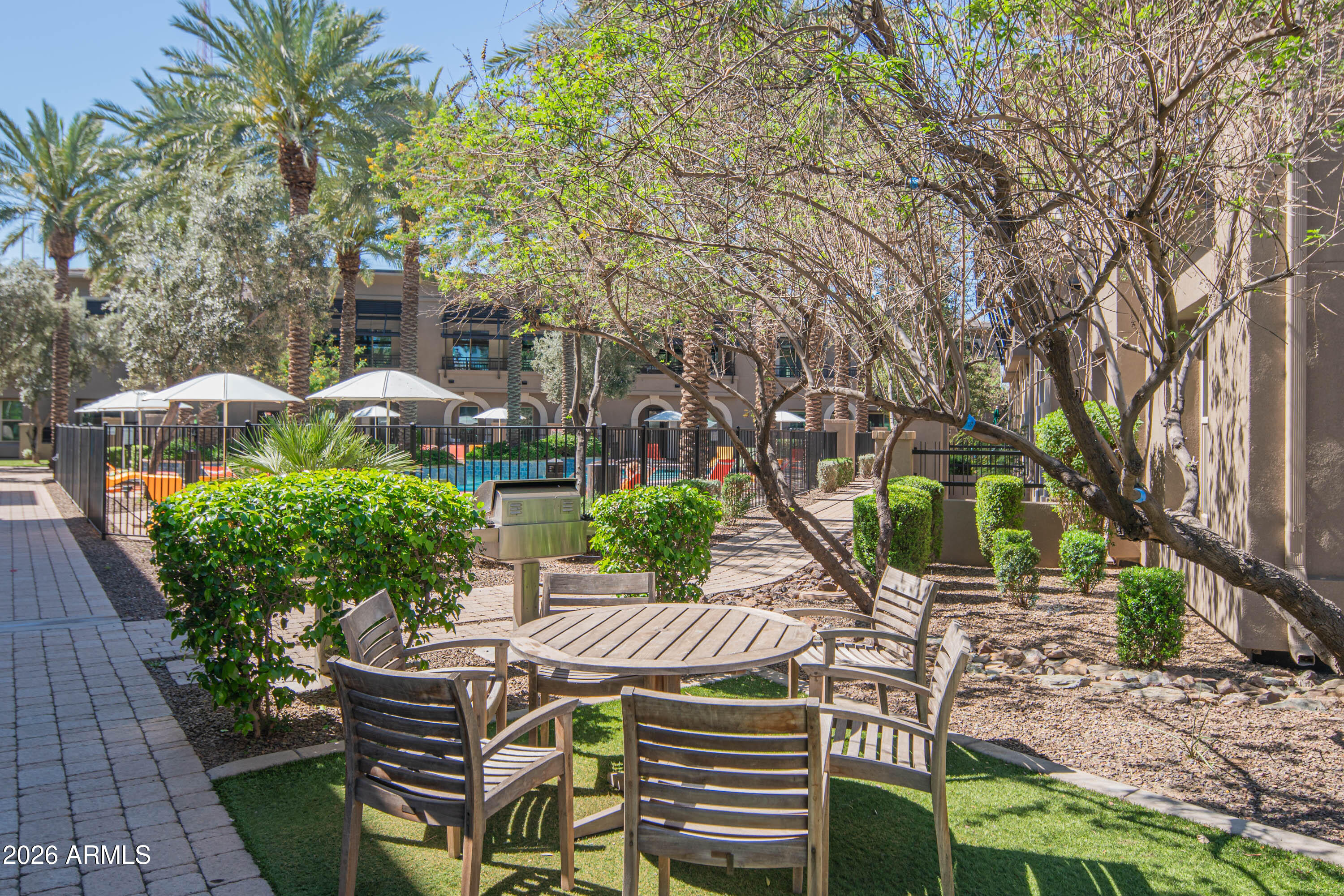 6565 E THOMAS Road 1129