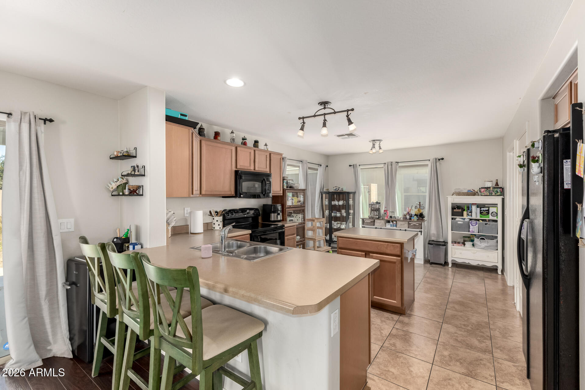 1394 E PENNY Lane