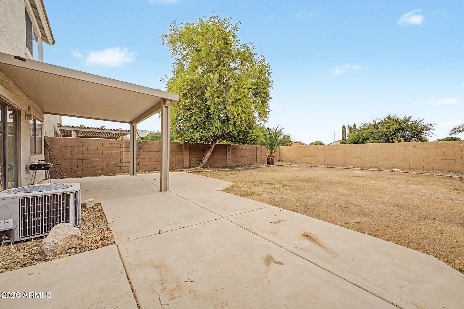 1394 E PENNY Lane