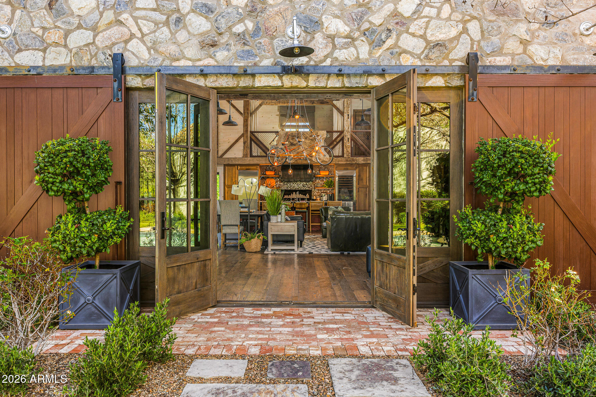 5858 E CABALLO Drive