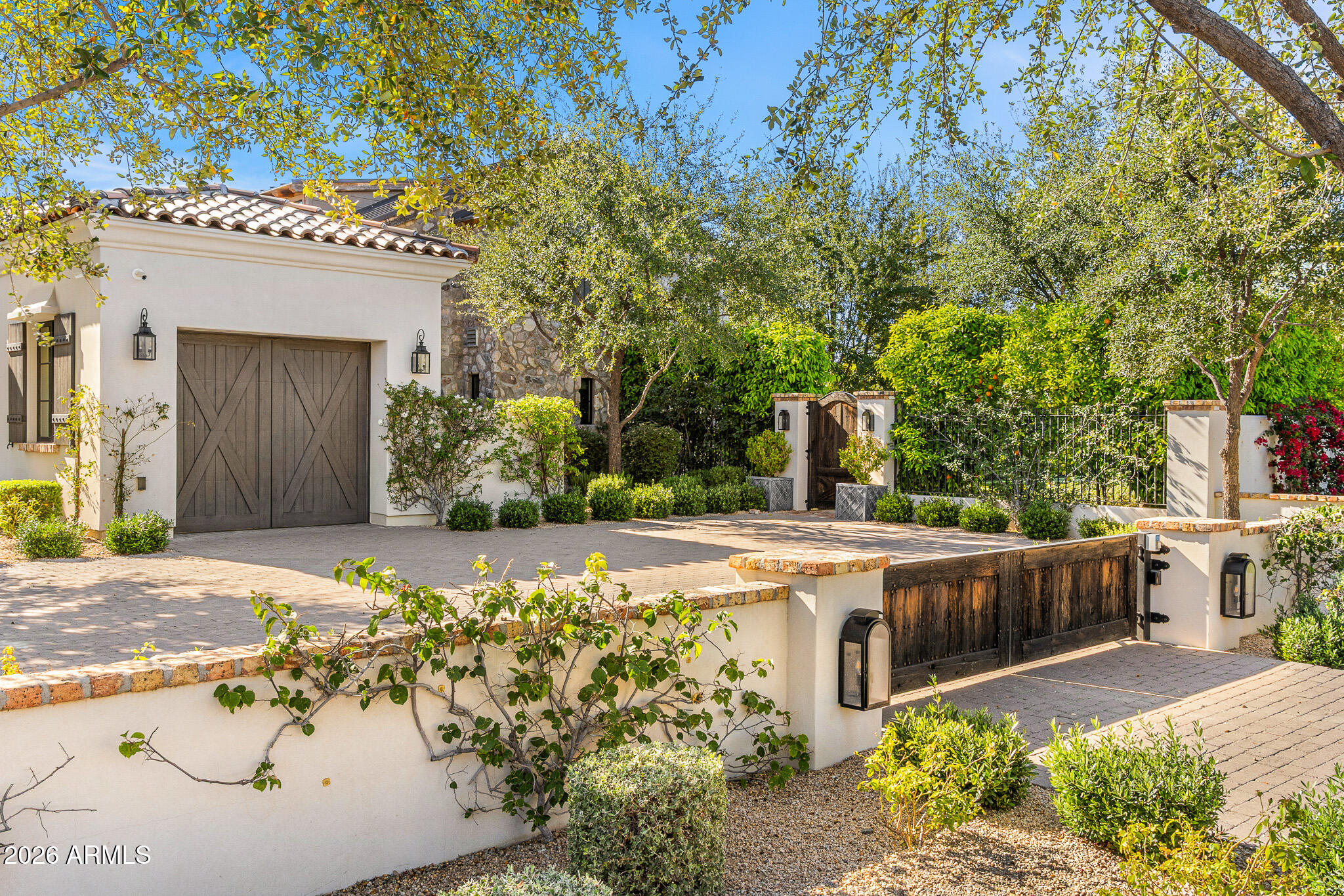 5858 E CABALLO Drive