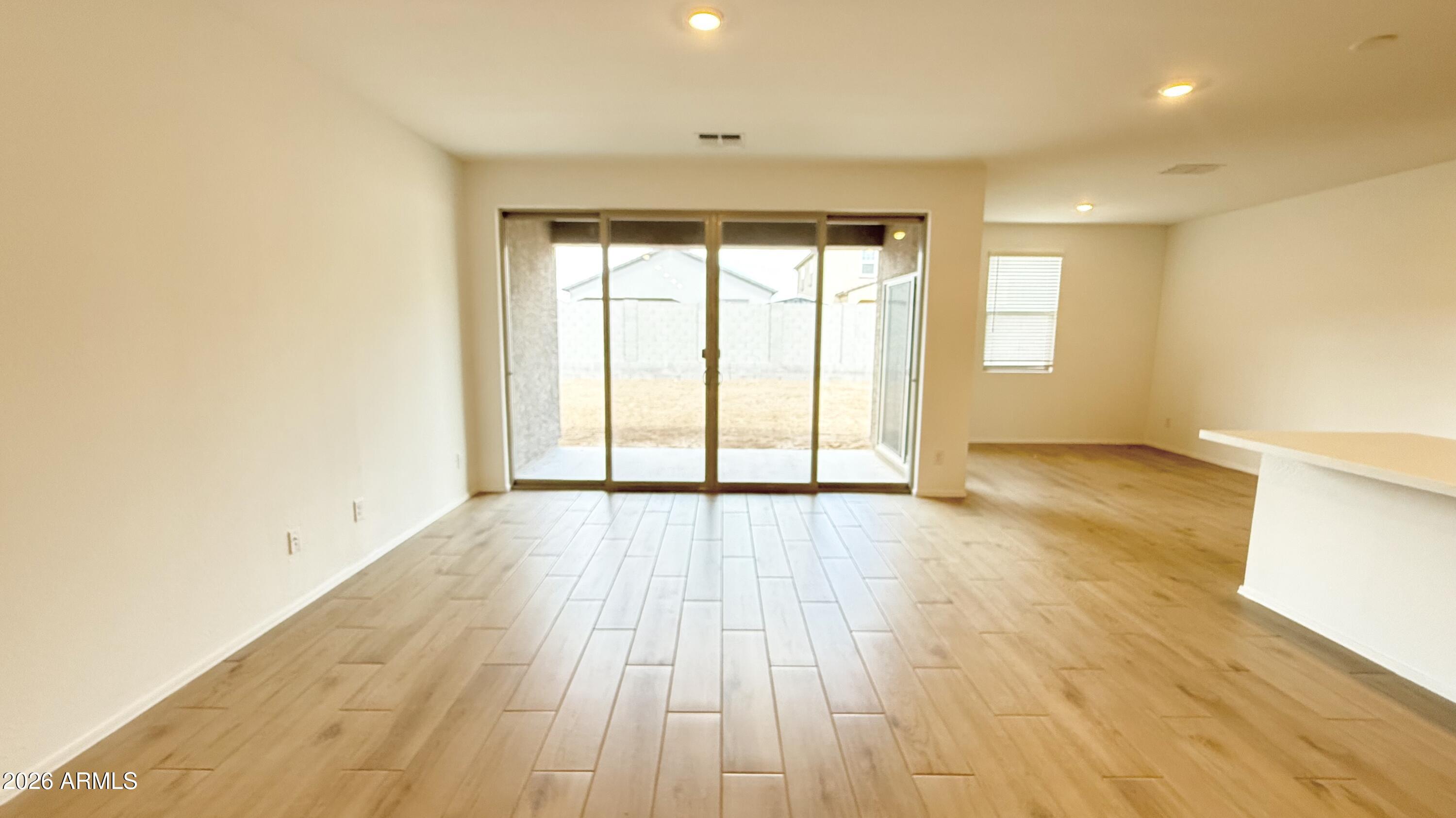 24248 W BOWKER Street