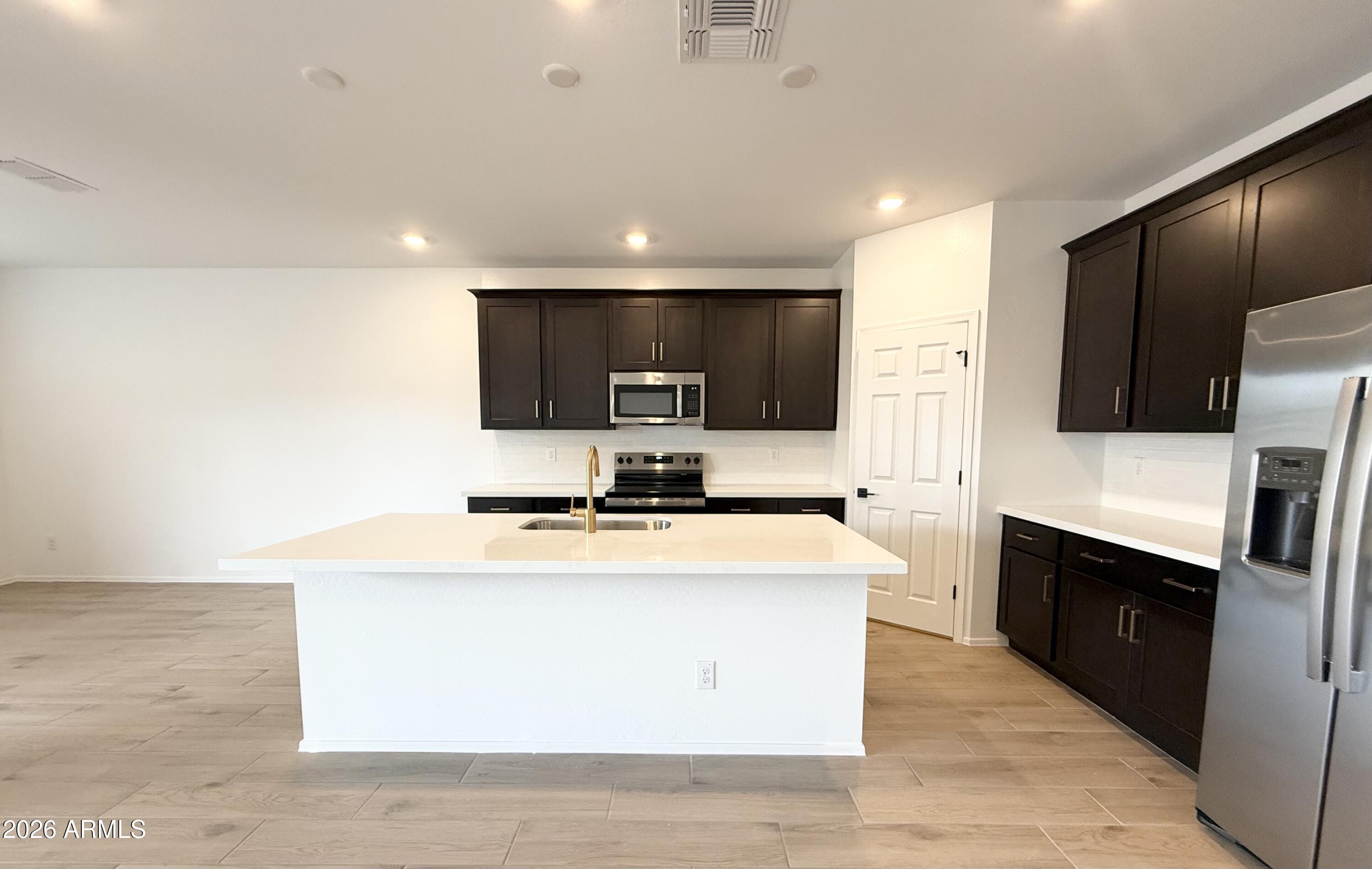 24248 W BOWKER Street