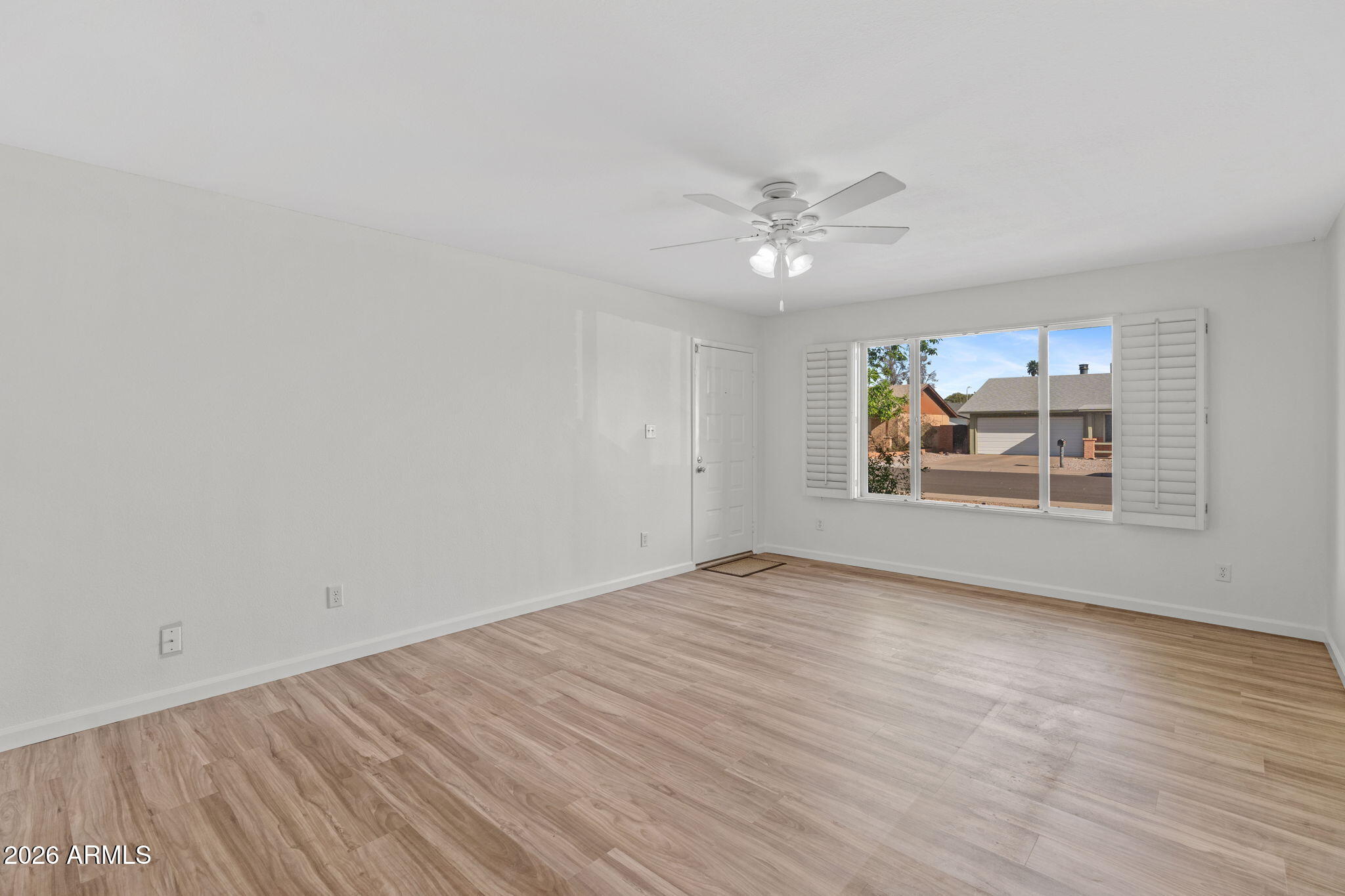 2137 E APOLLO Avenue