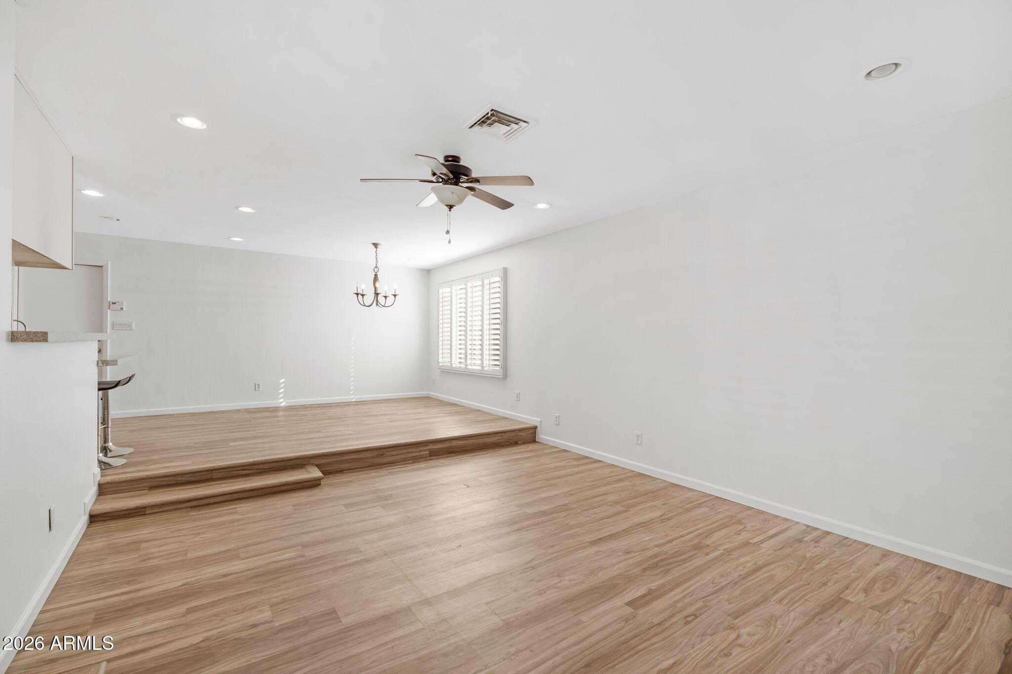 2137 E APOLLO Avenue