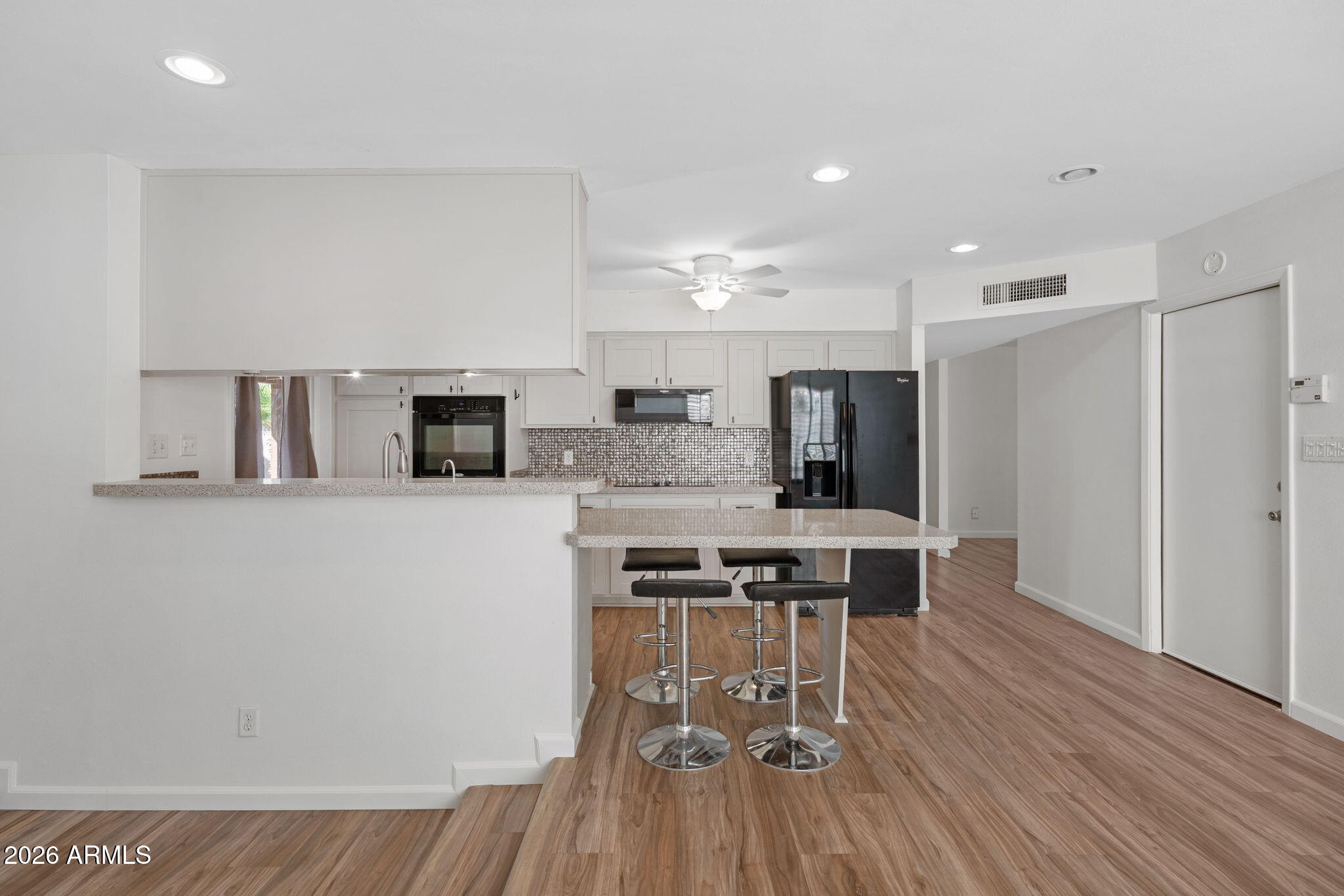 2137 E APOLLO Avenue