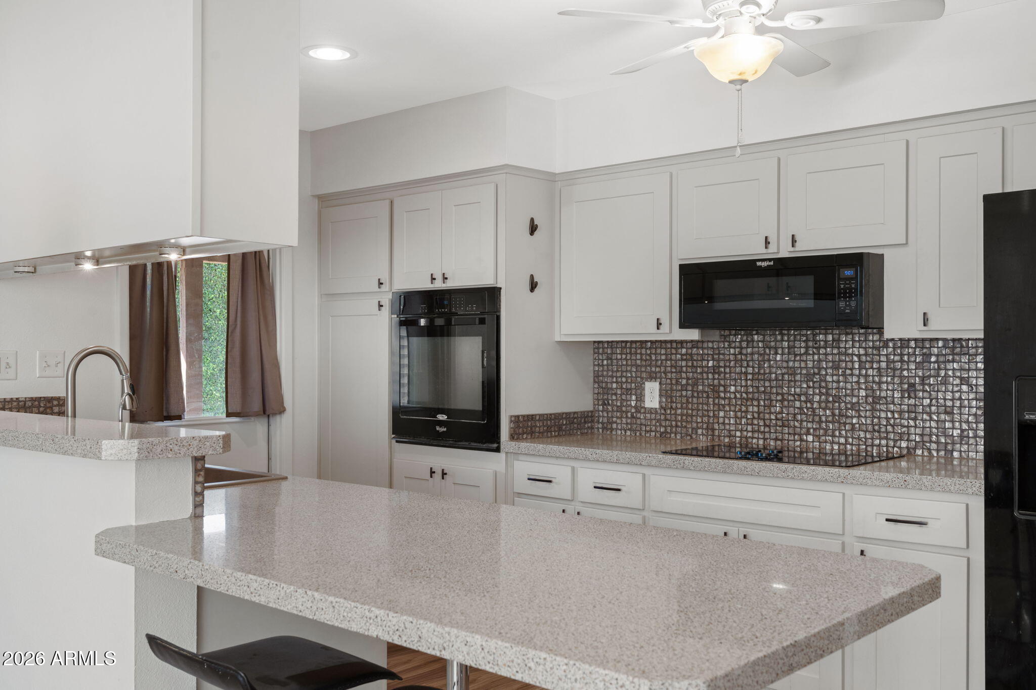 2137 E APOLLO Avenue