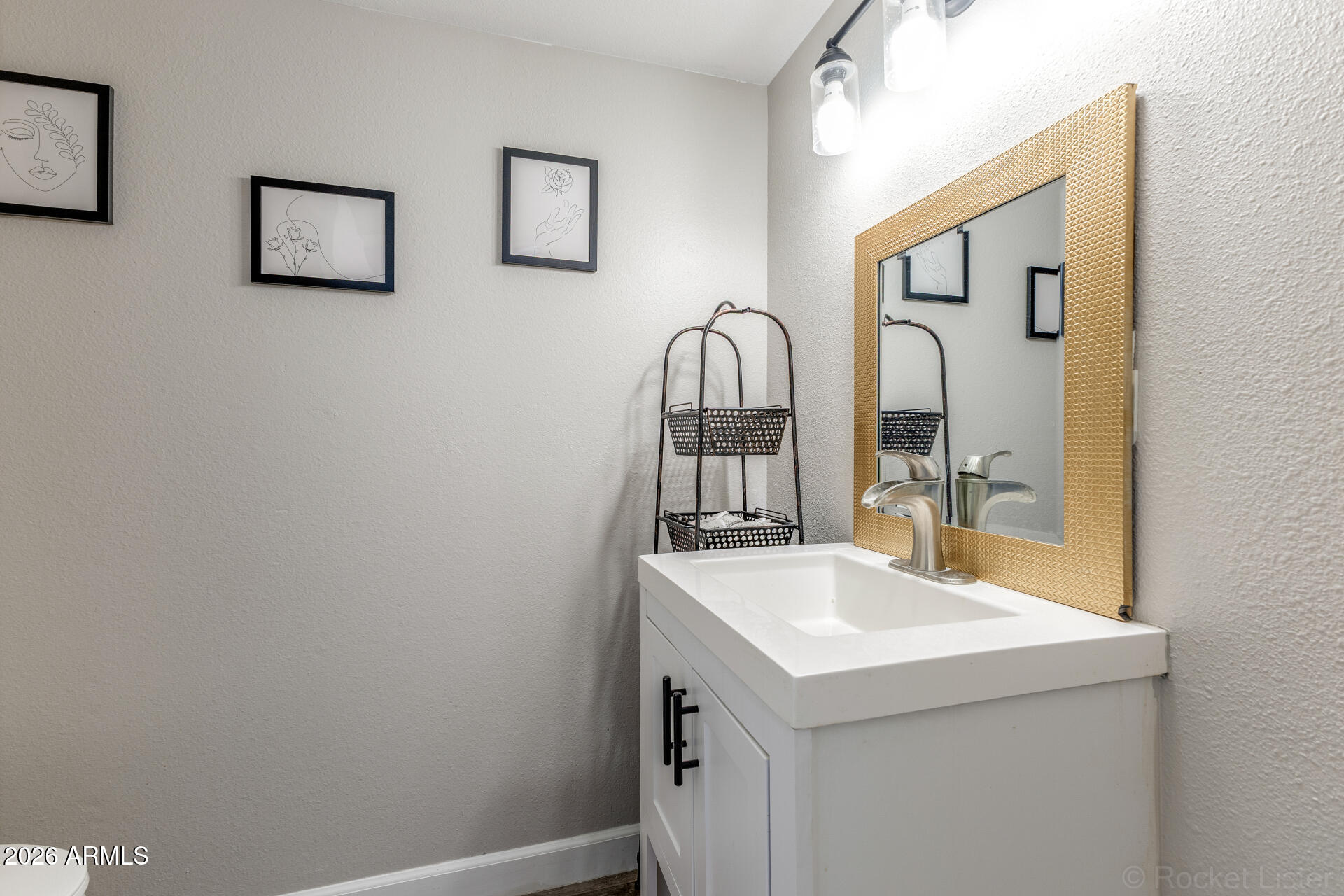 4923 N GRANITE REEF Road