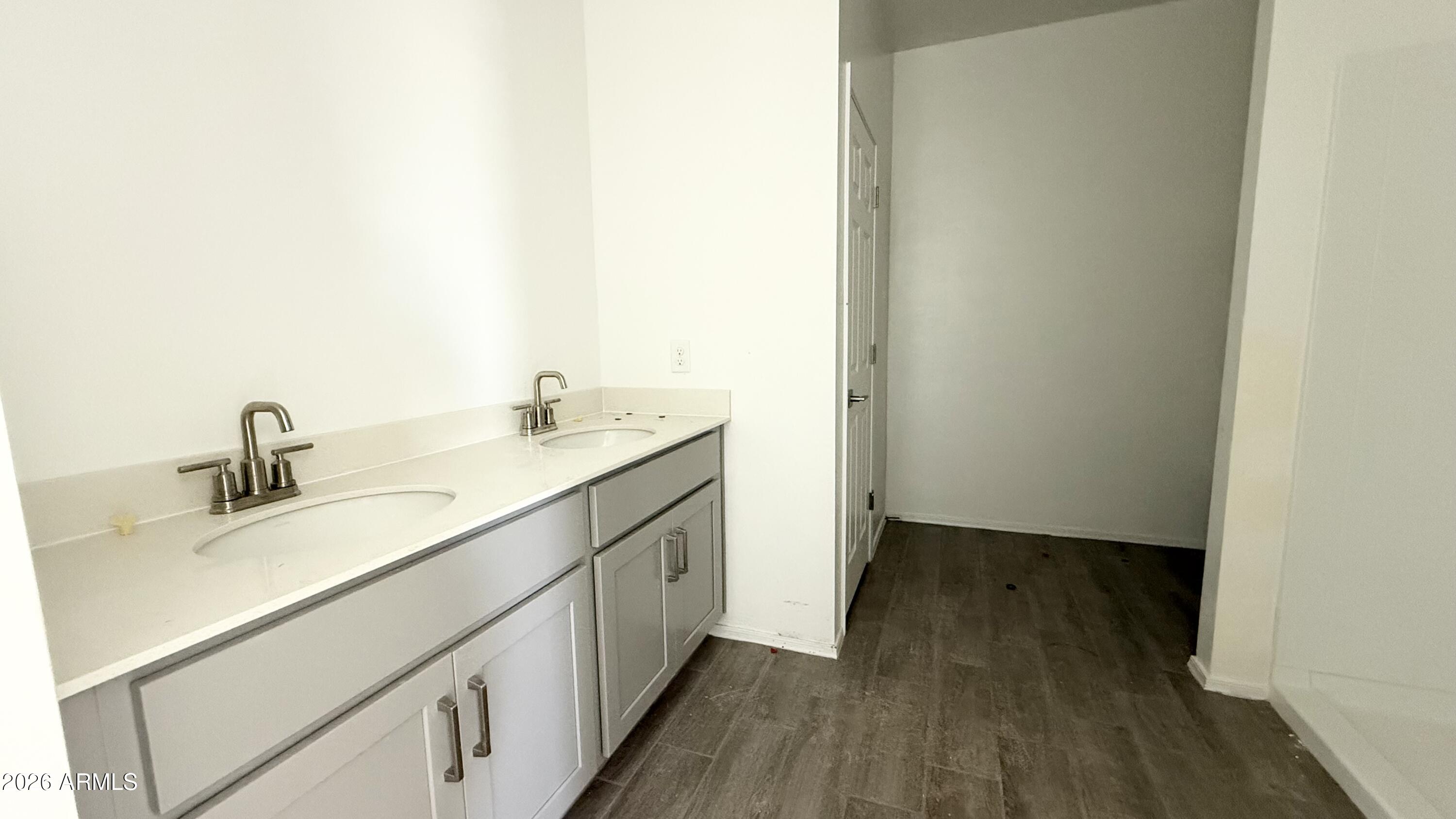 24087 W HUNTINGTON Drive