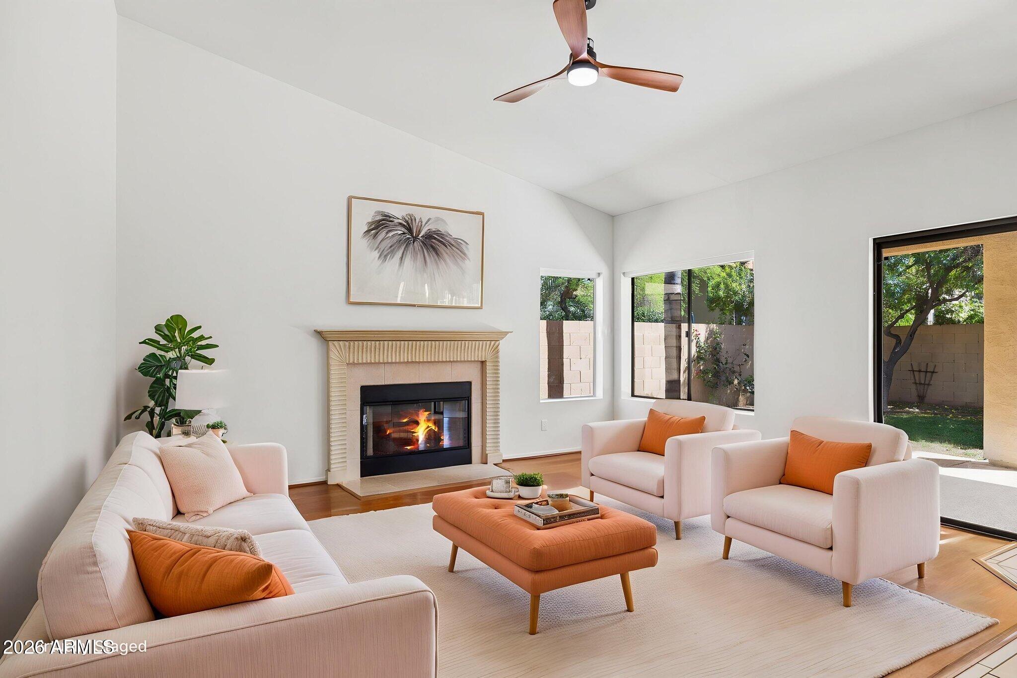 5637 E BEVERLY Lane