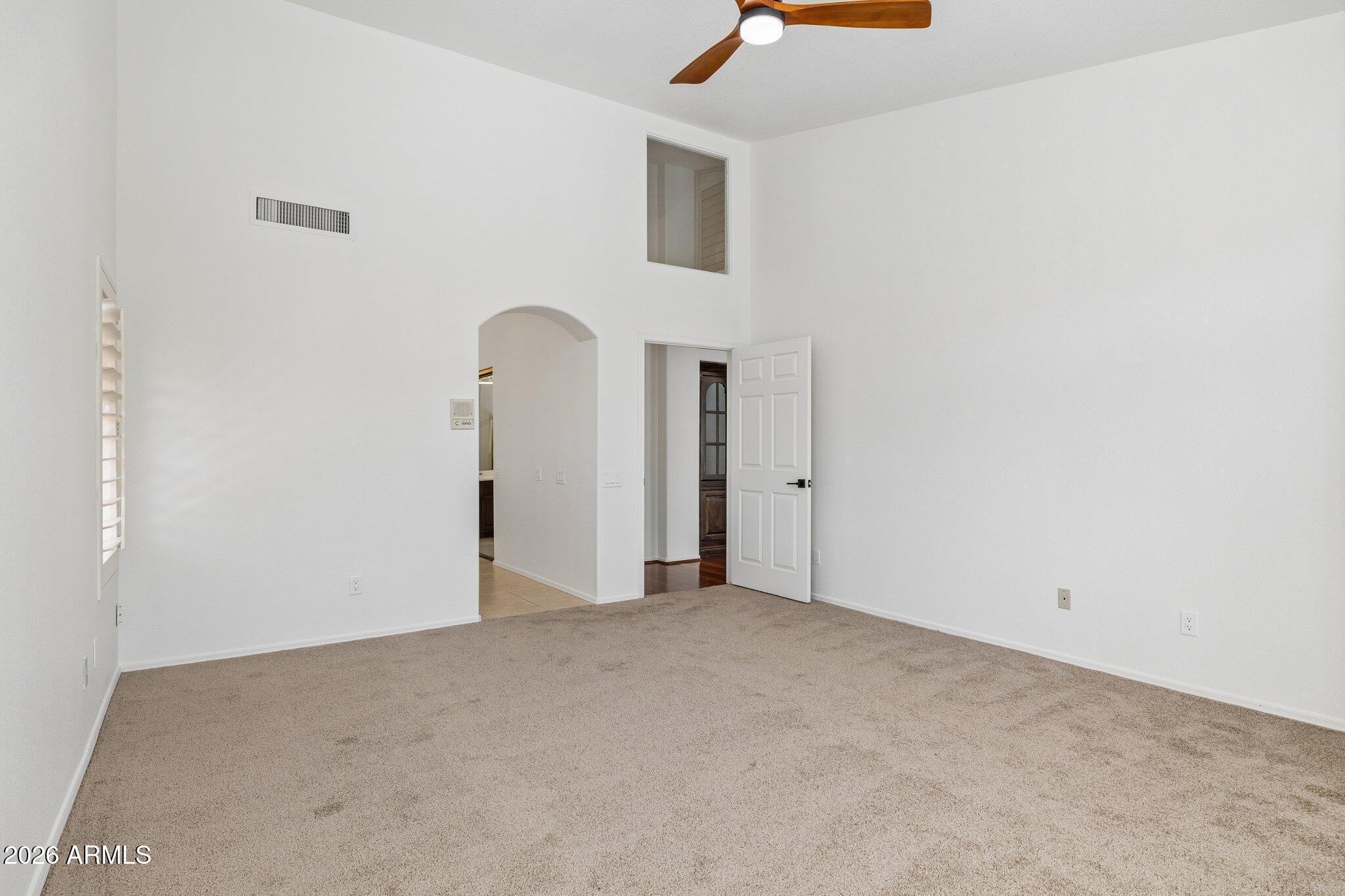 5637 E BEVERLY Lane