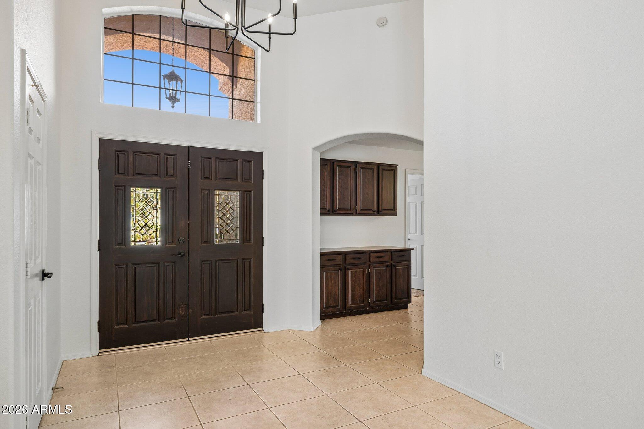 5637 E BEVERLY Lane