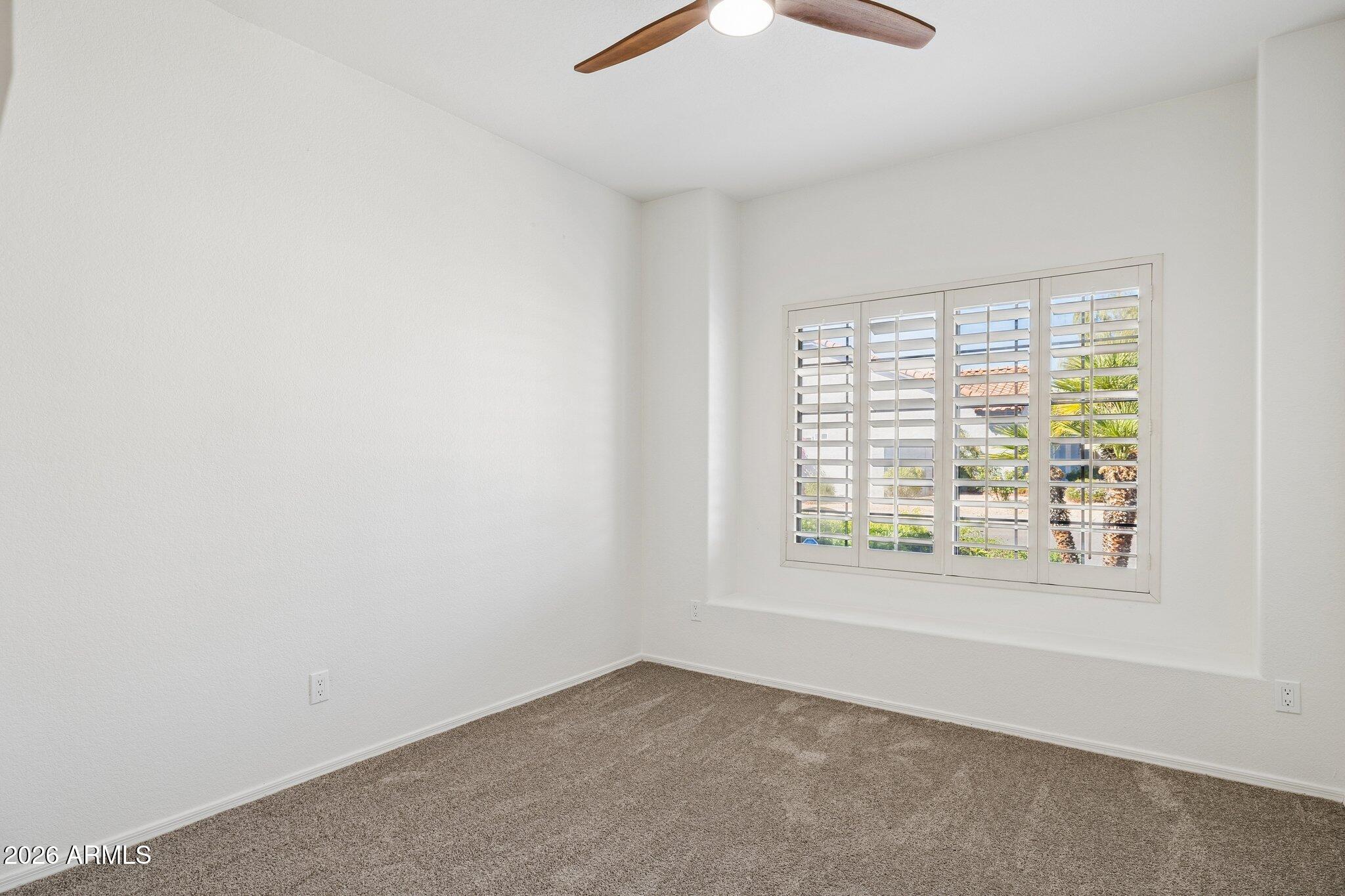 5637 E BEVERLY Lane
