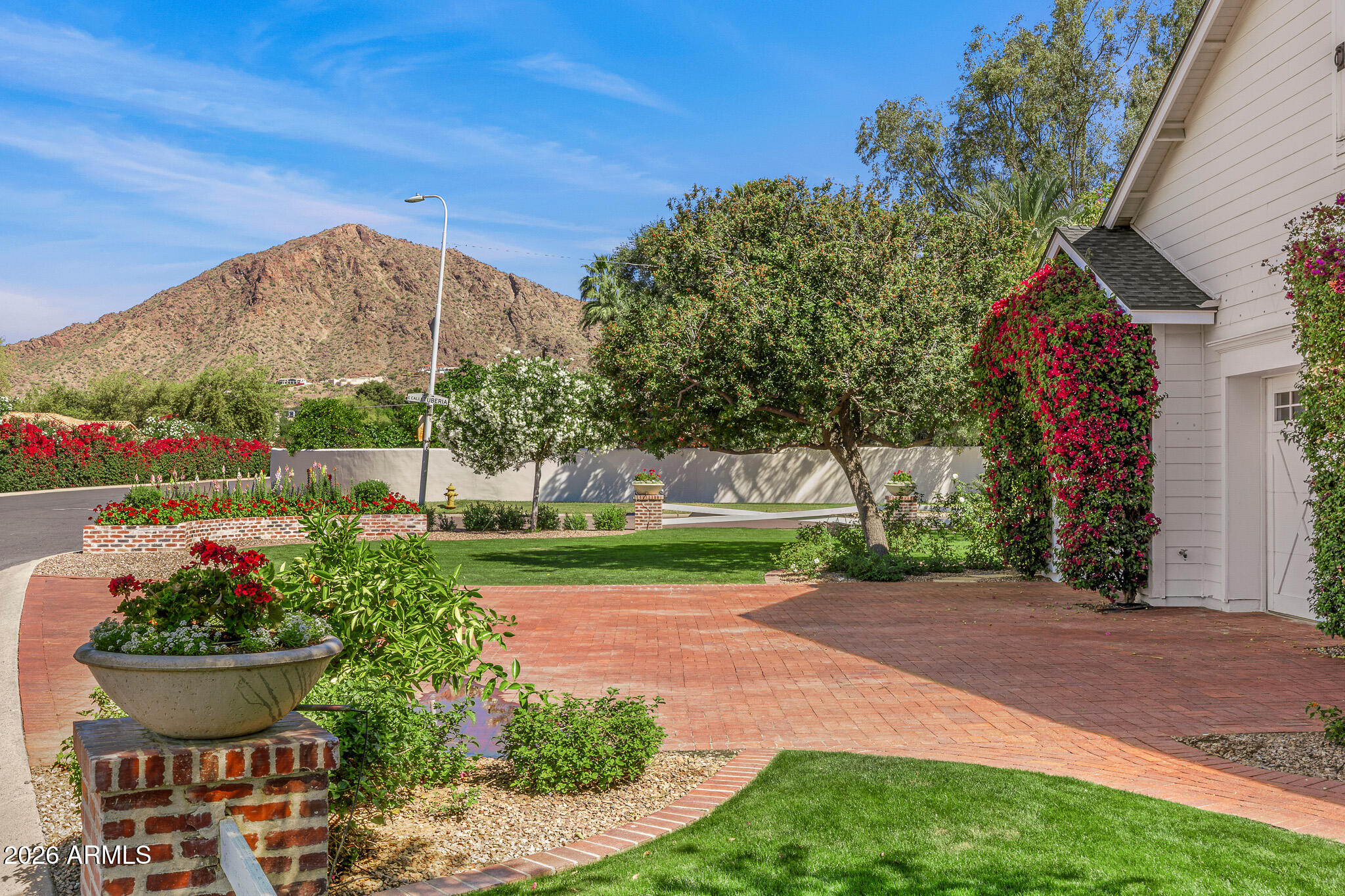 5407 E CALLE TUBERIA