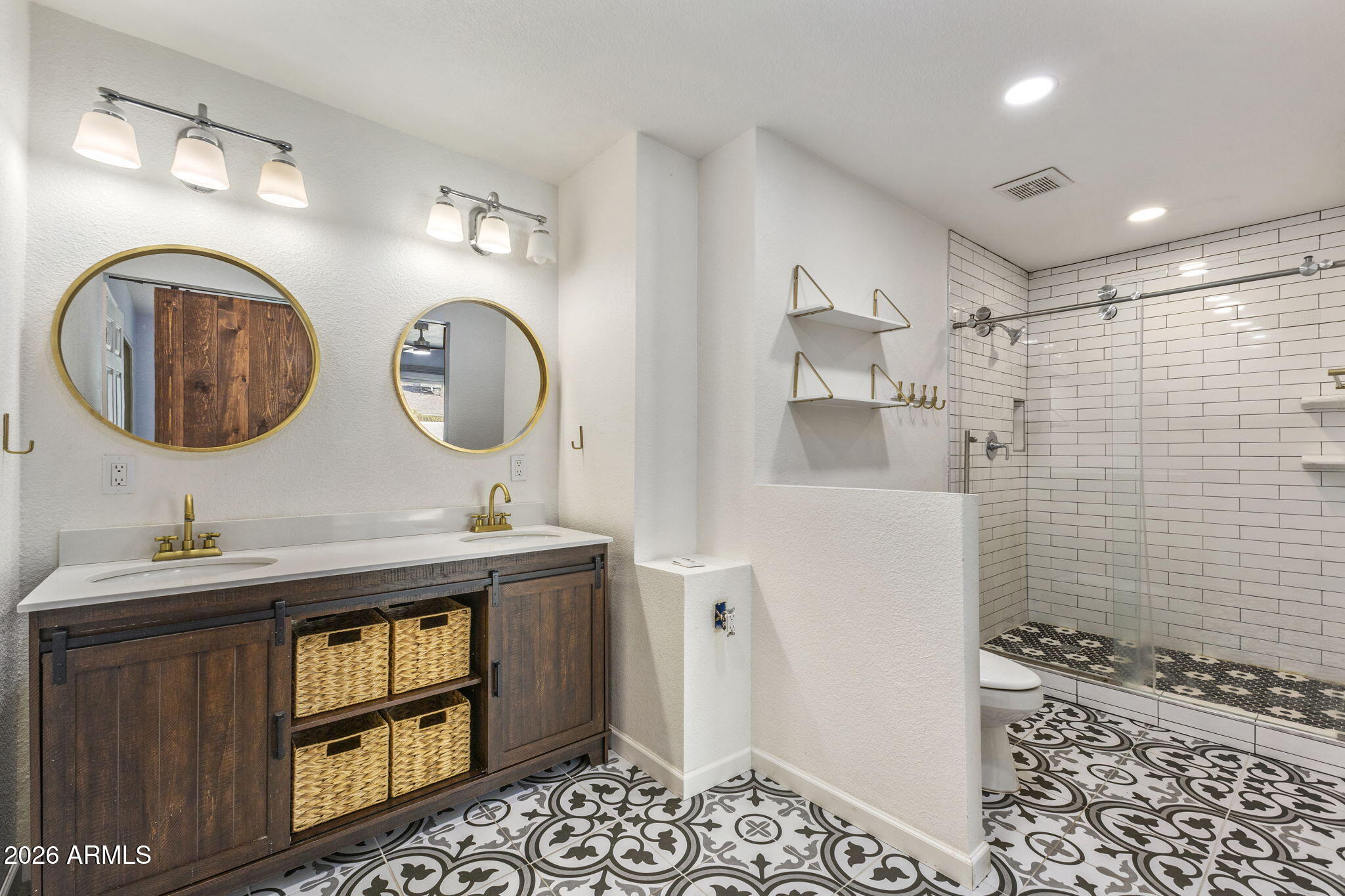 4616 S Poplar Street