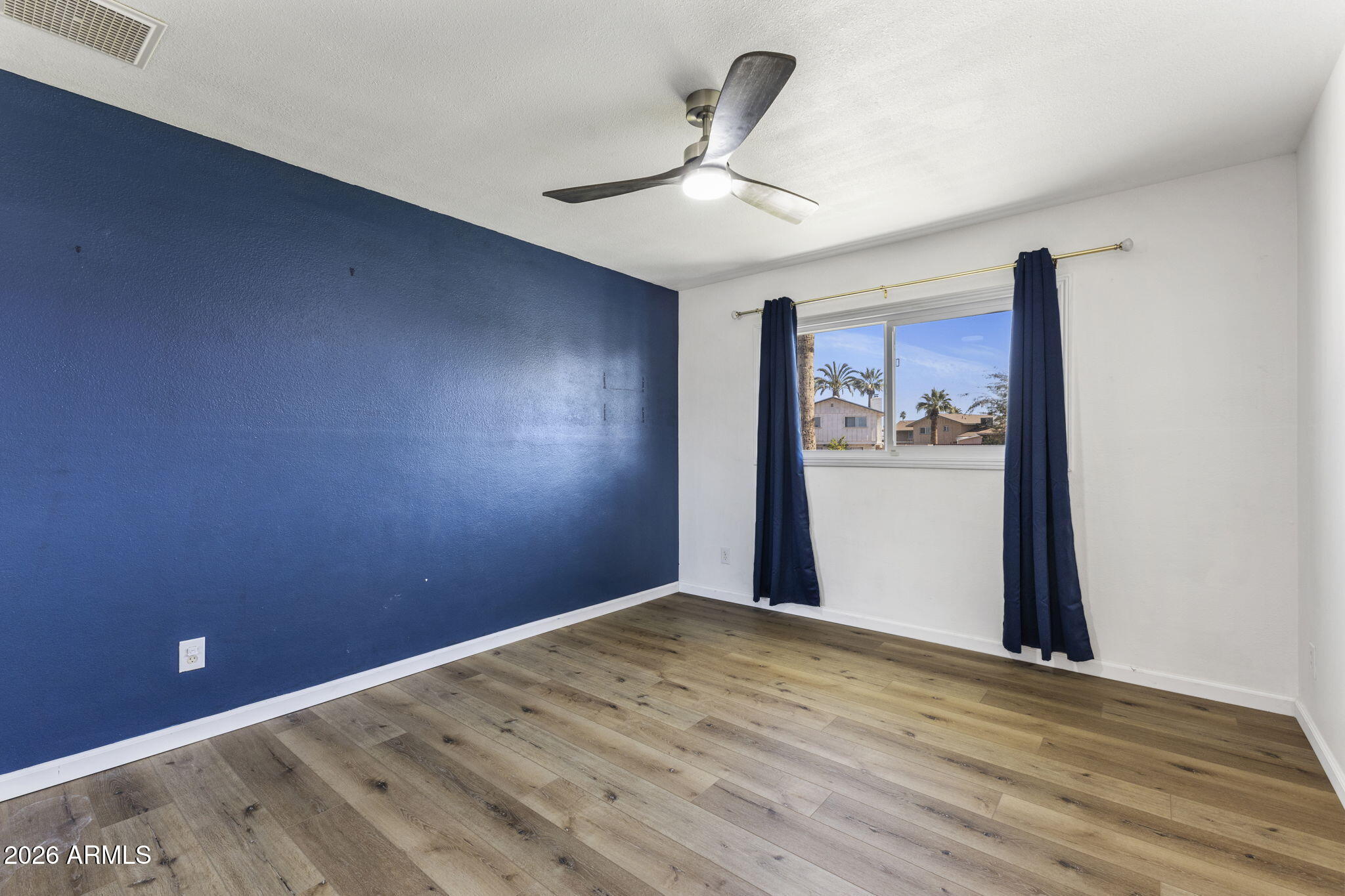 4616 S Poplar Street