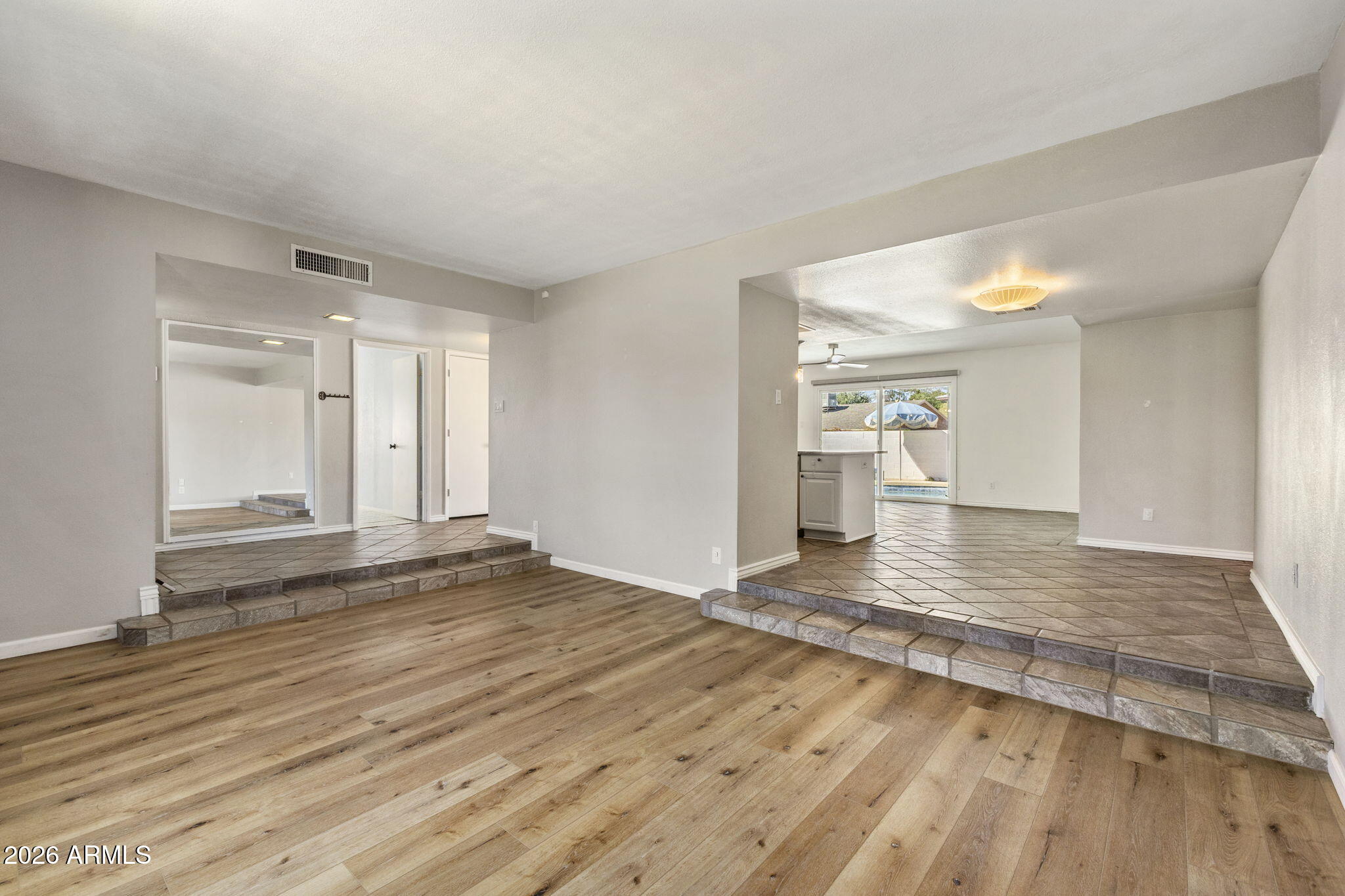 4616 S Poplar Street