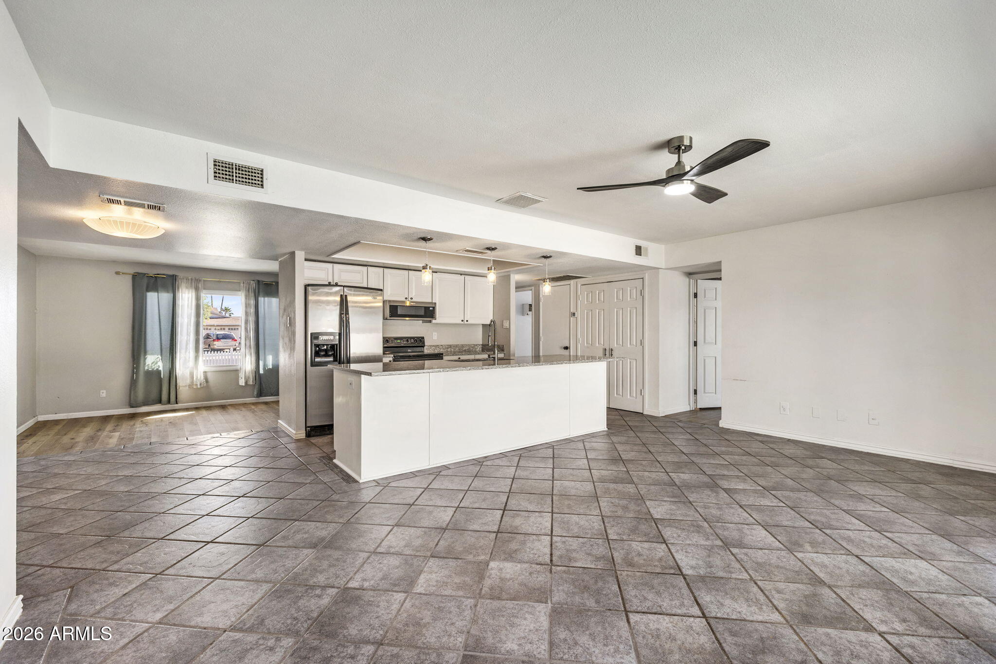 4616 S Poplar Street