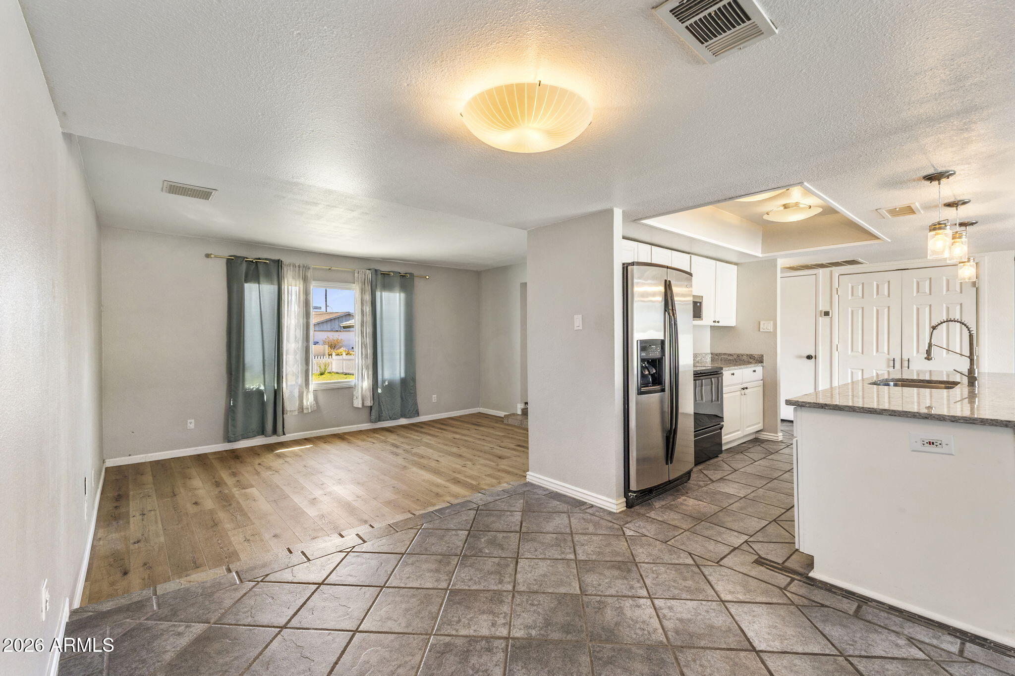 4616 S Poplar Street