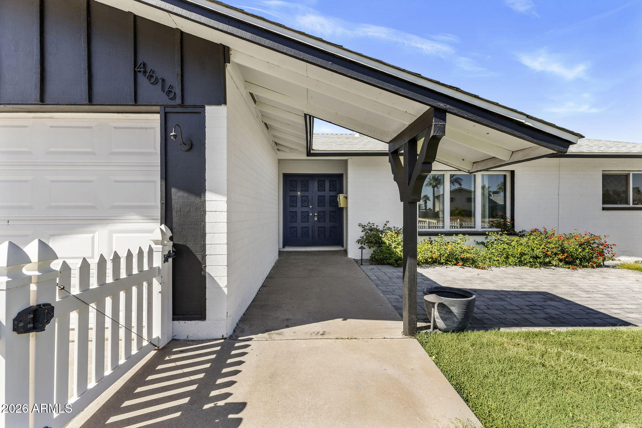 4616 S Poplar Street