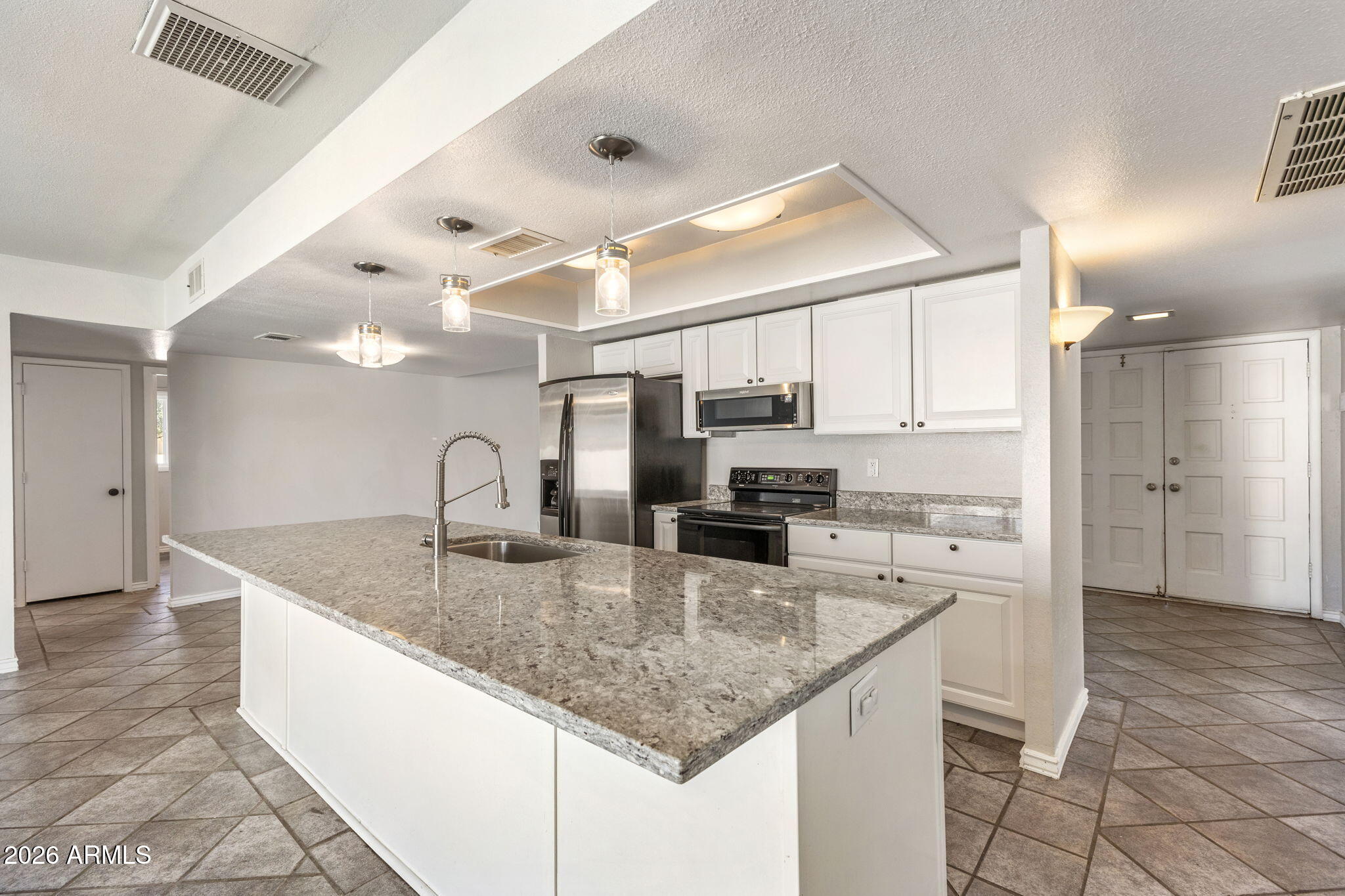 4616 S Poplar Street