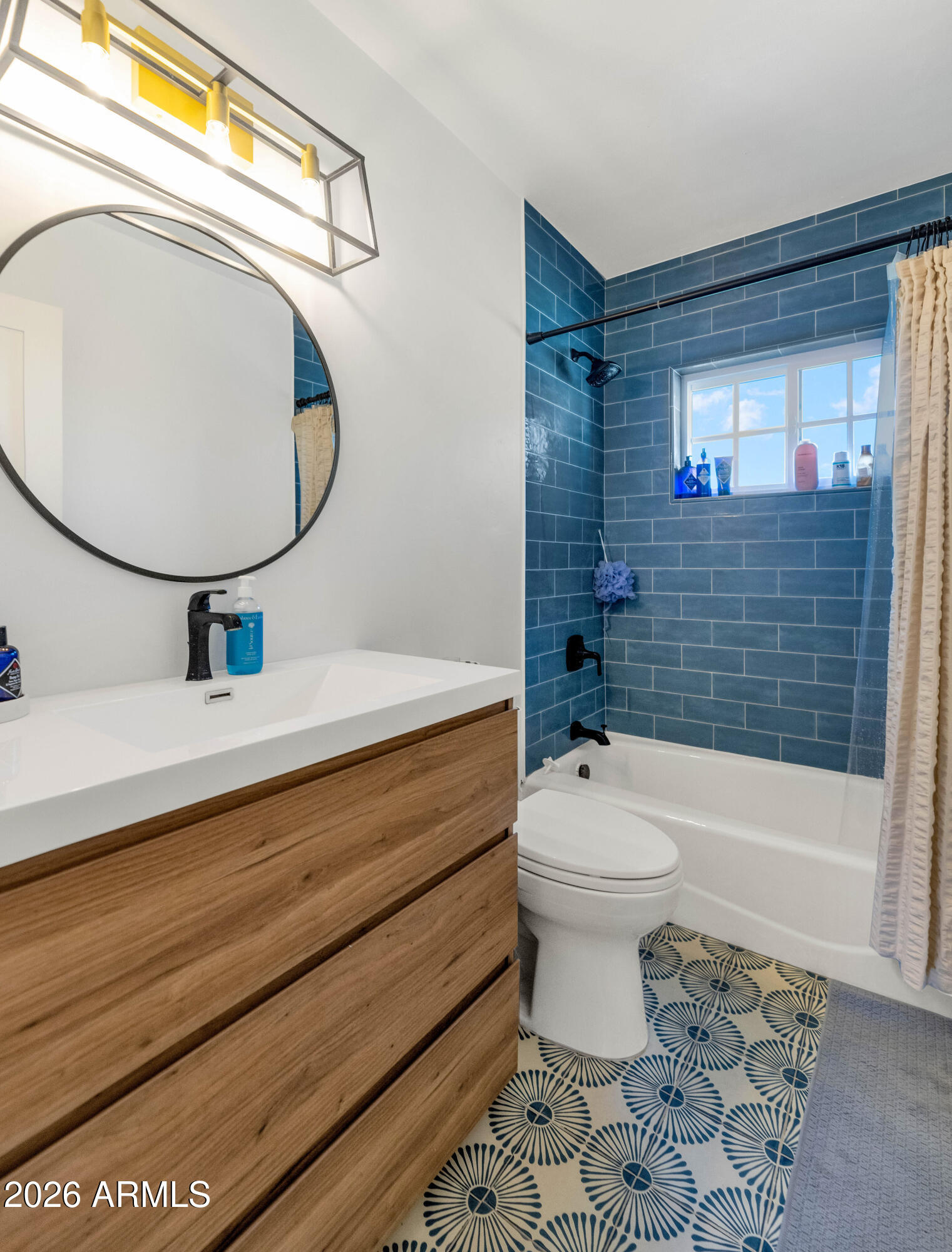 4549 E CAMPBELL Avenue 101