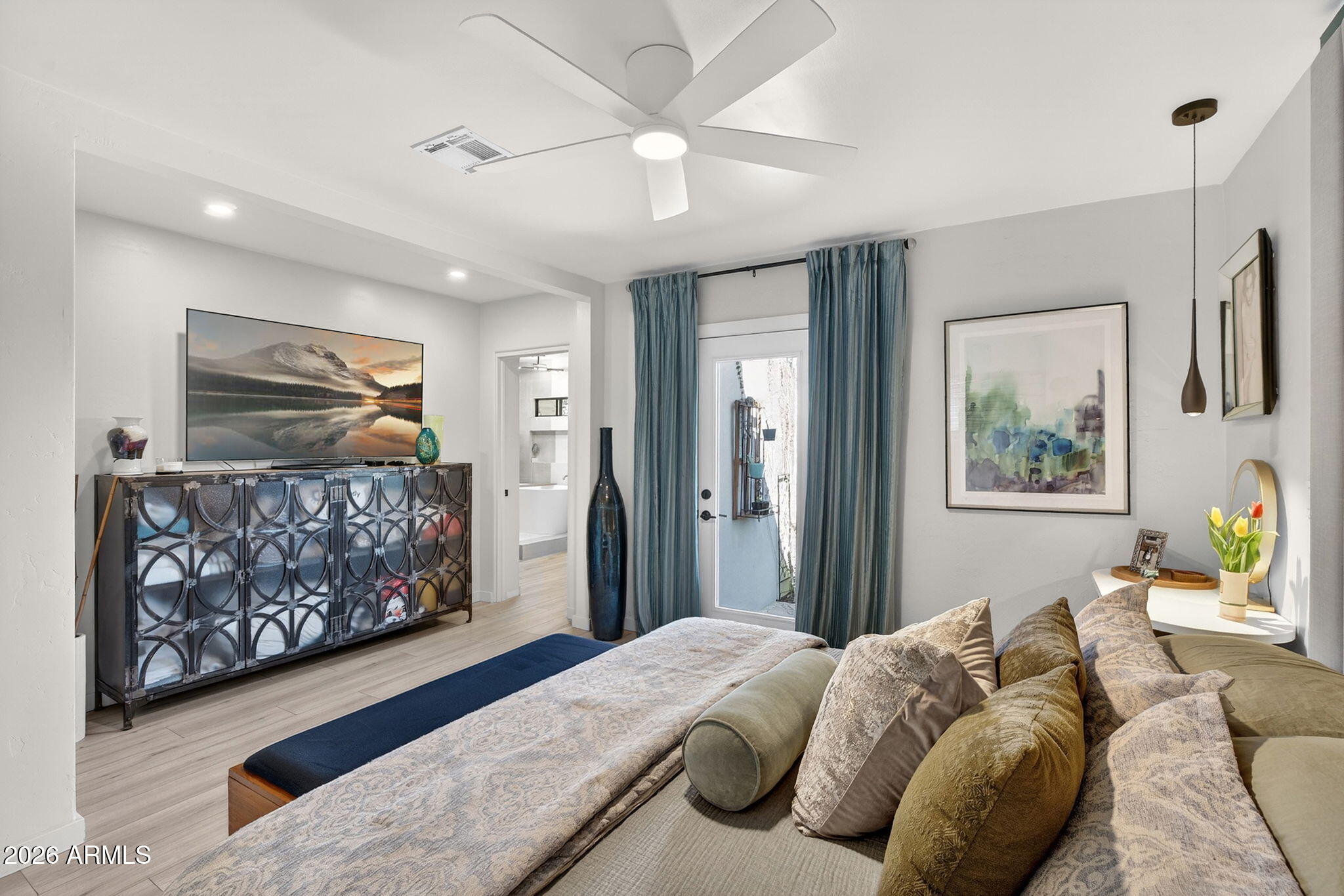 938 W Portland Street