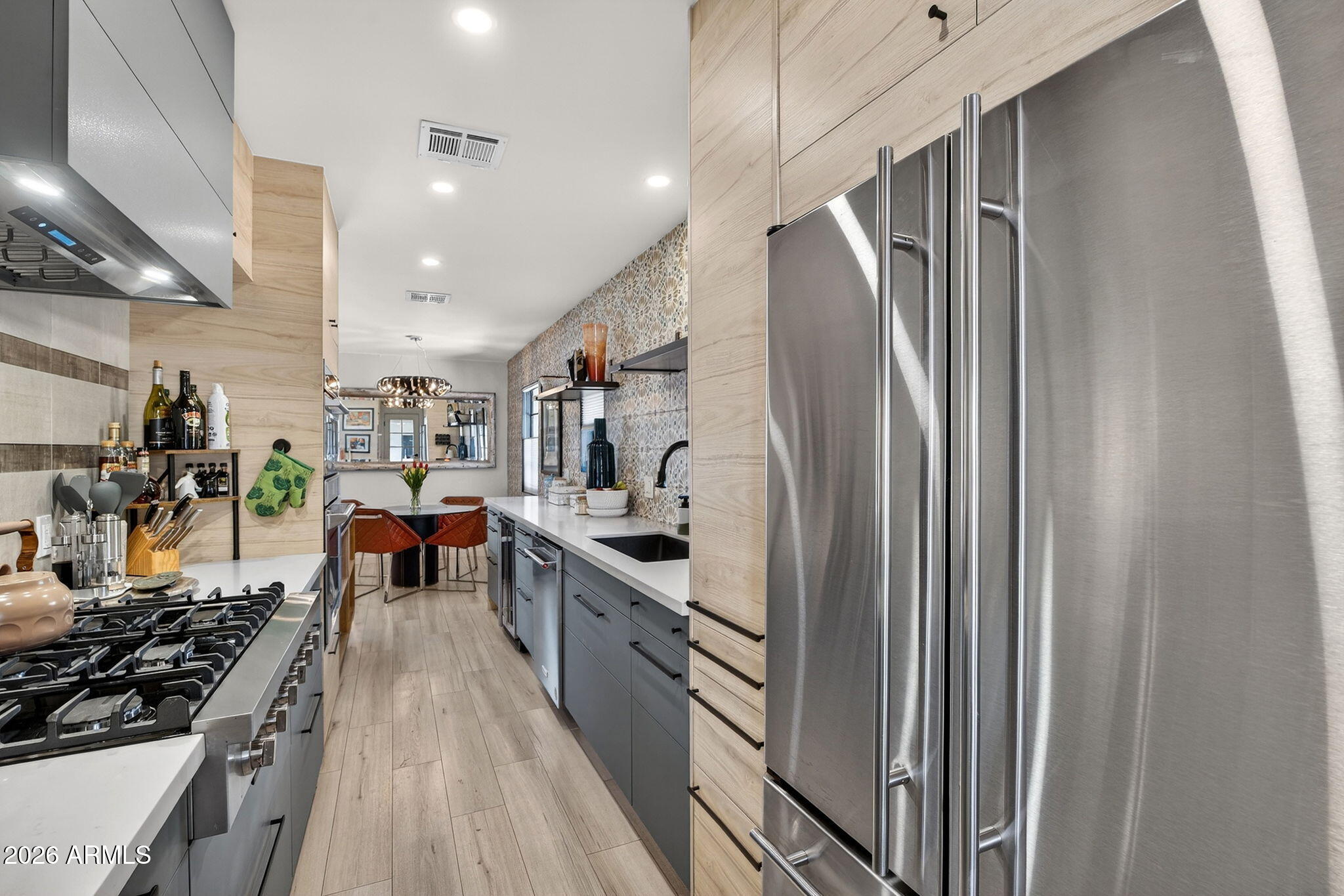 938 W Portland Street