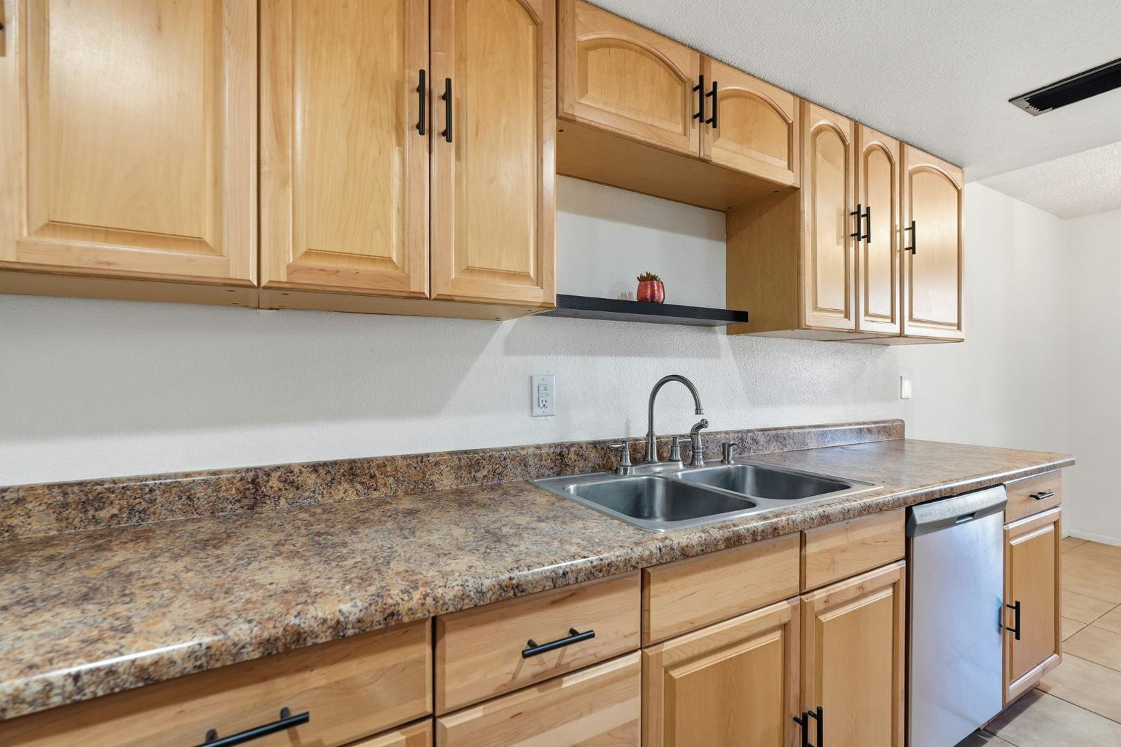 1017 E Redfield Road