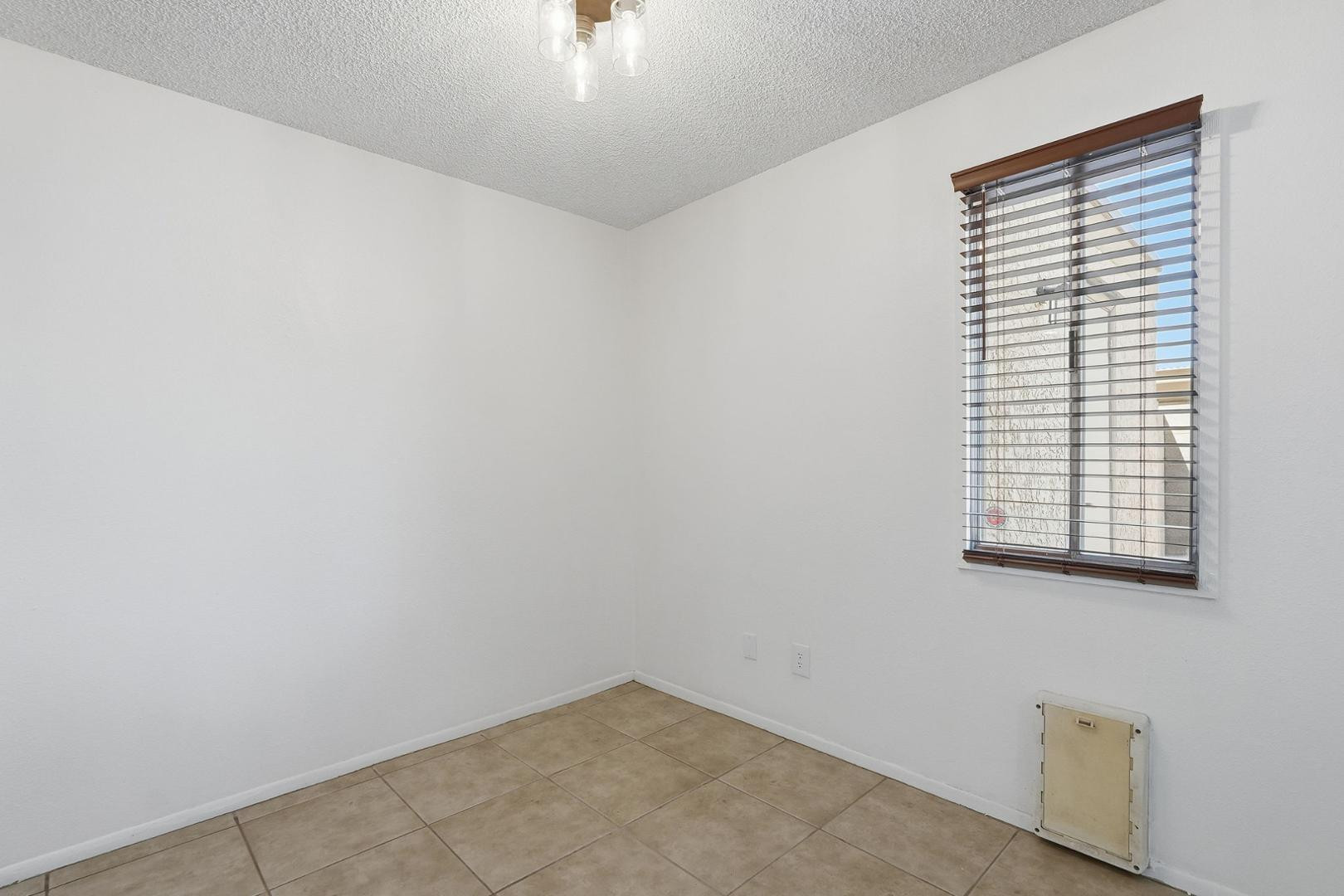 1017 E Redfield Road