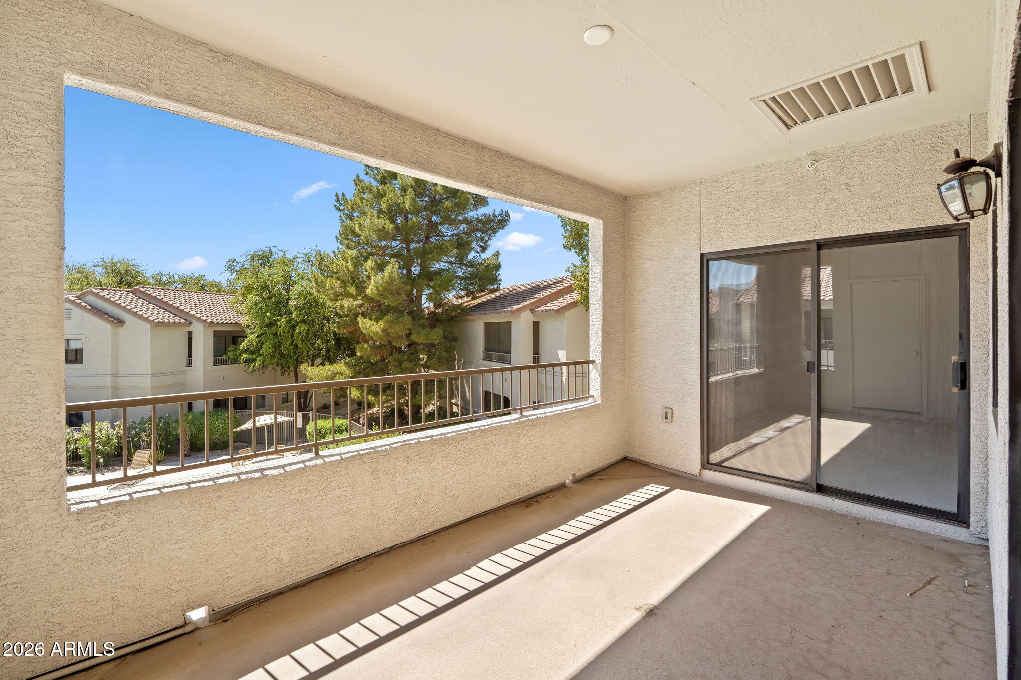 9455 E RAINTREE Drive 2006