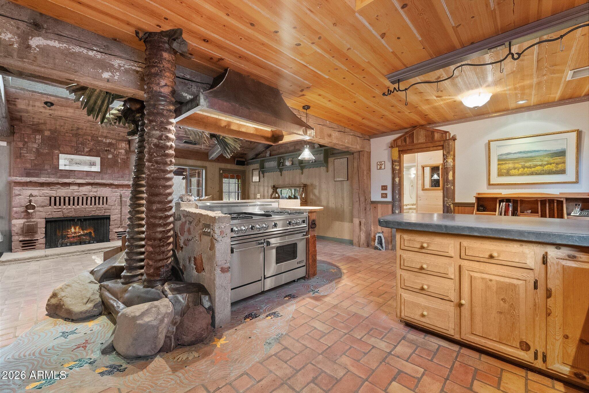 180 Copper Cliffs Lane