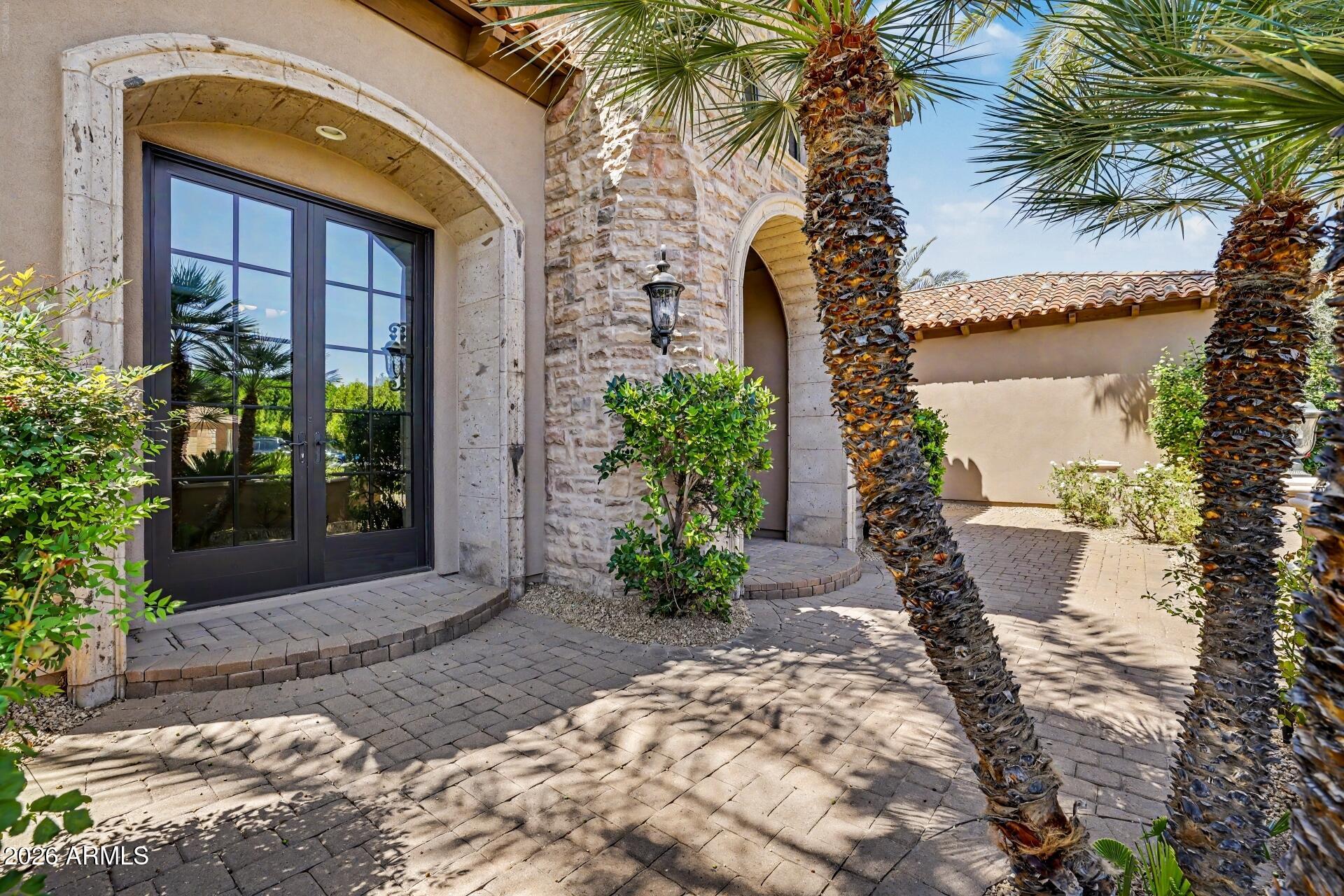 3937 E MENLO Circle
