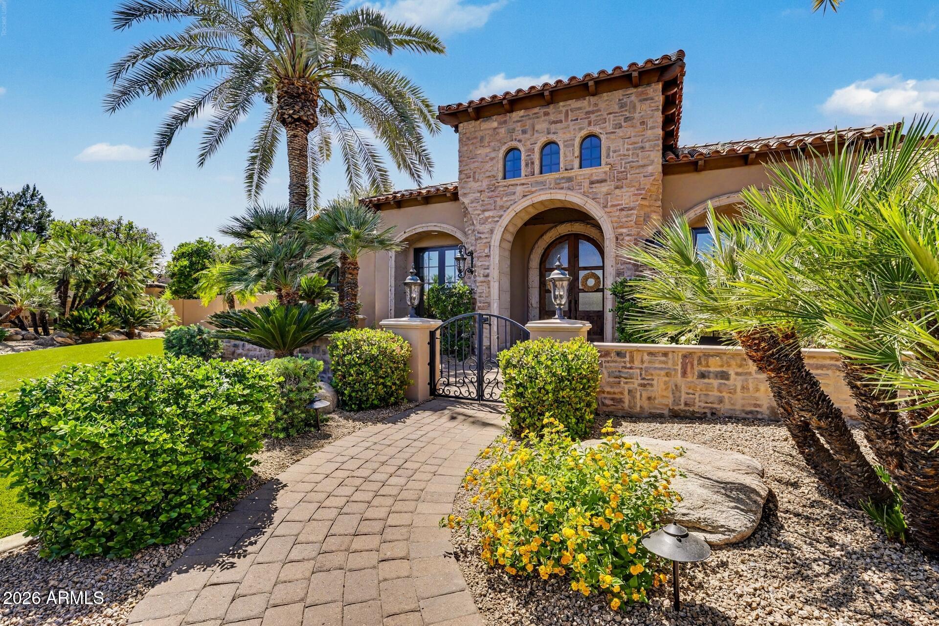 3937 E MENLO Circle