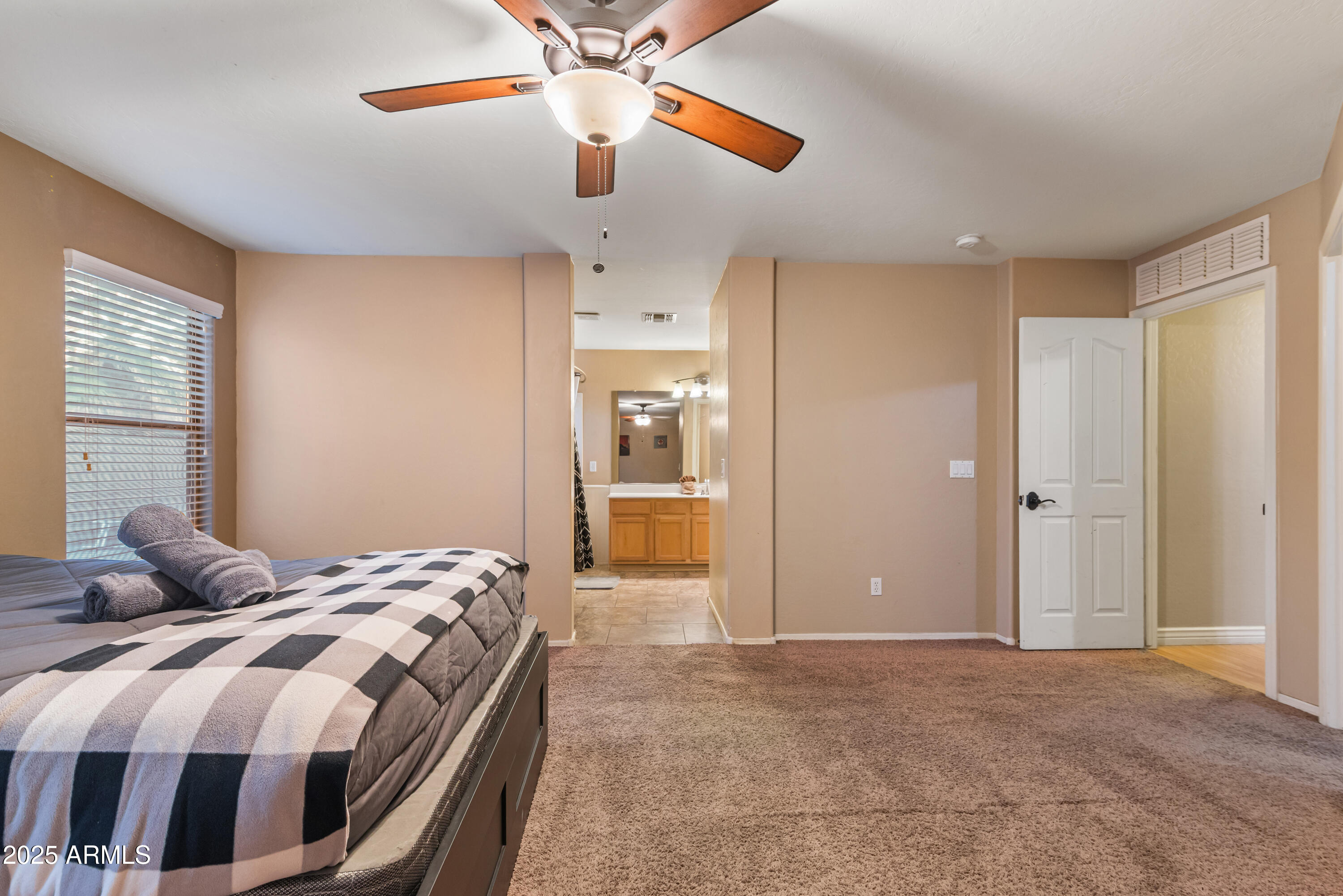 2113 W NANCY Lane