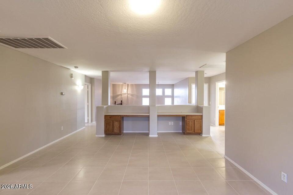 1705 E BEAUTIFUL Lane