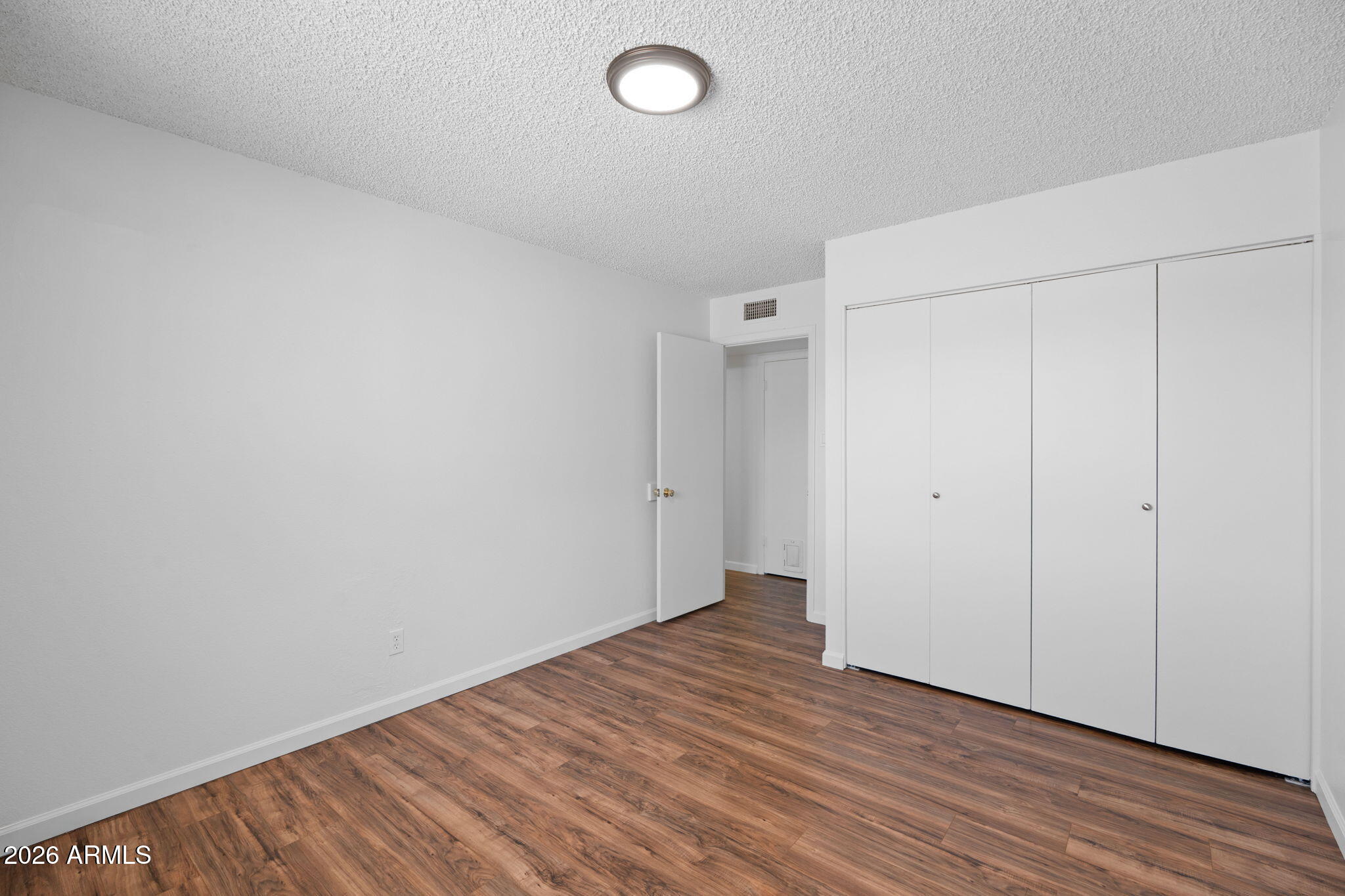 1664 E DEL RIO Drive