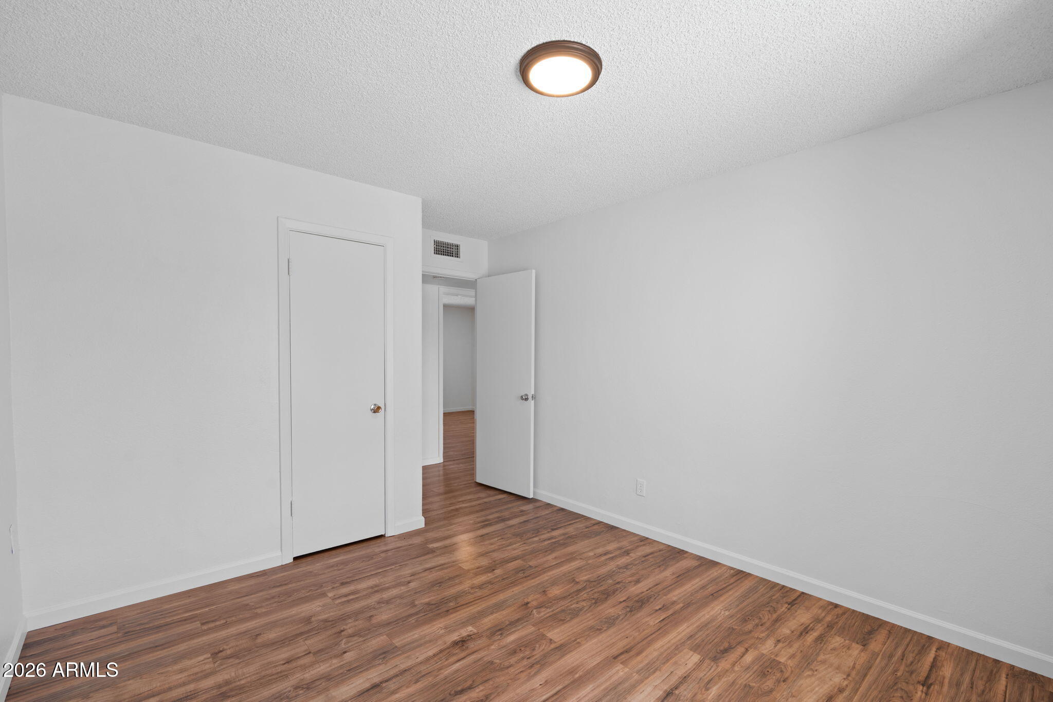 1664 E DEL RIO Drive